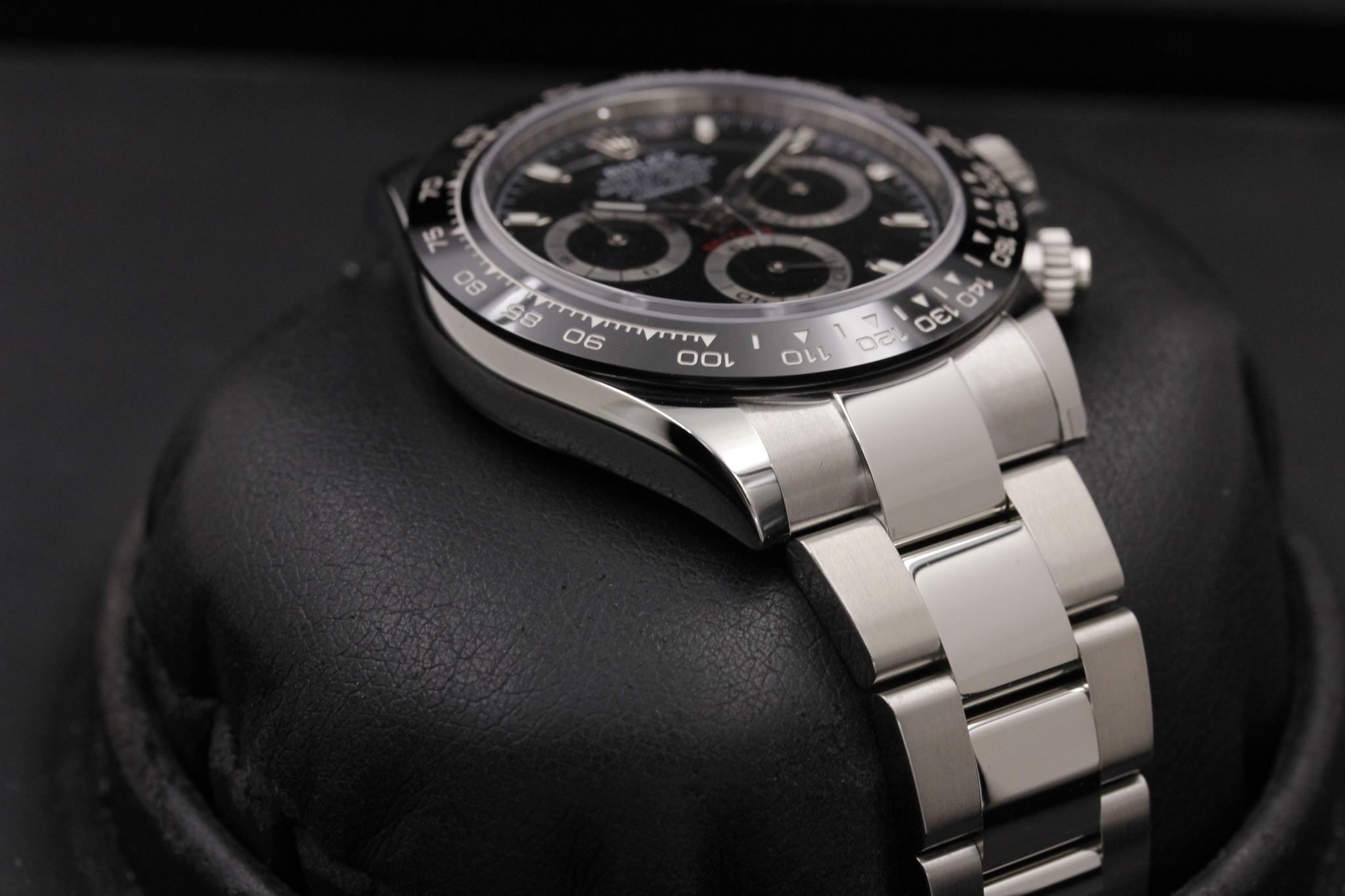Watch Image 6