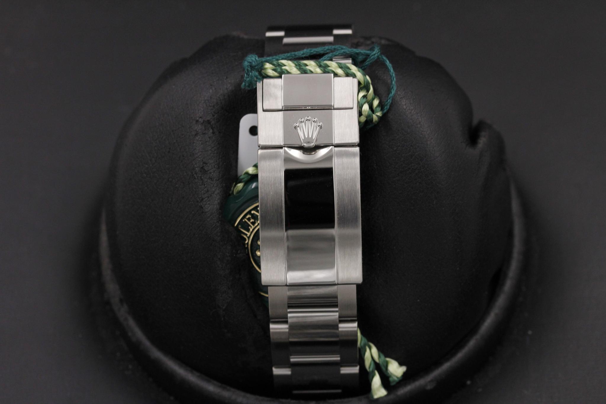 Watch Image 7
