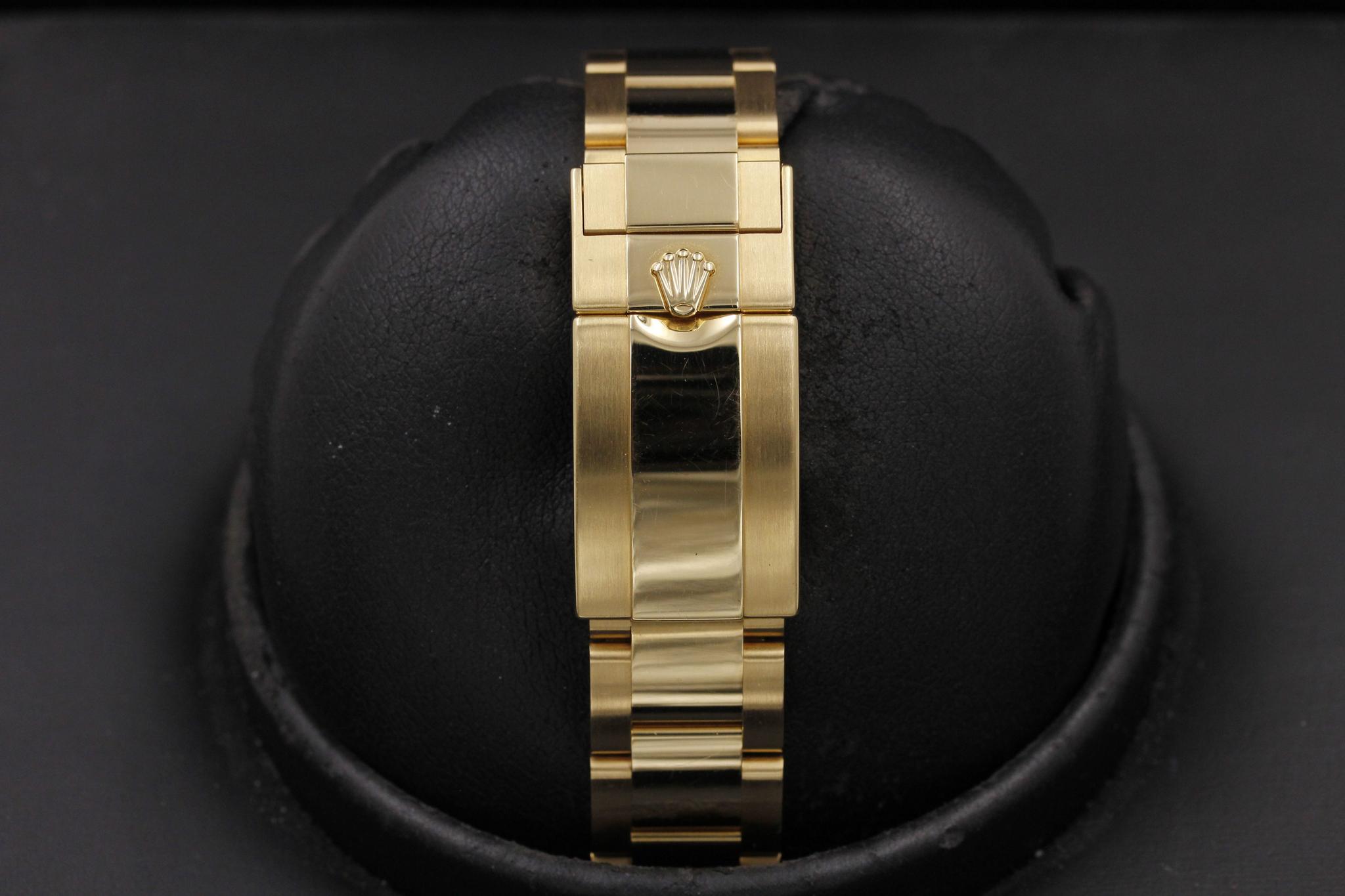 Watch Image 7