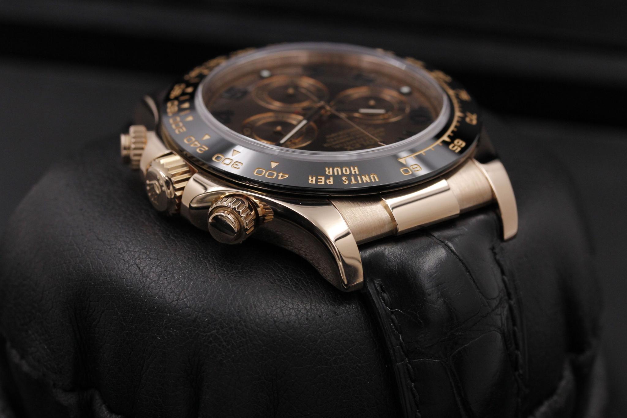 Watch Image 4