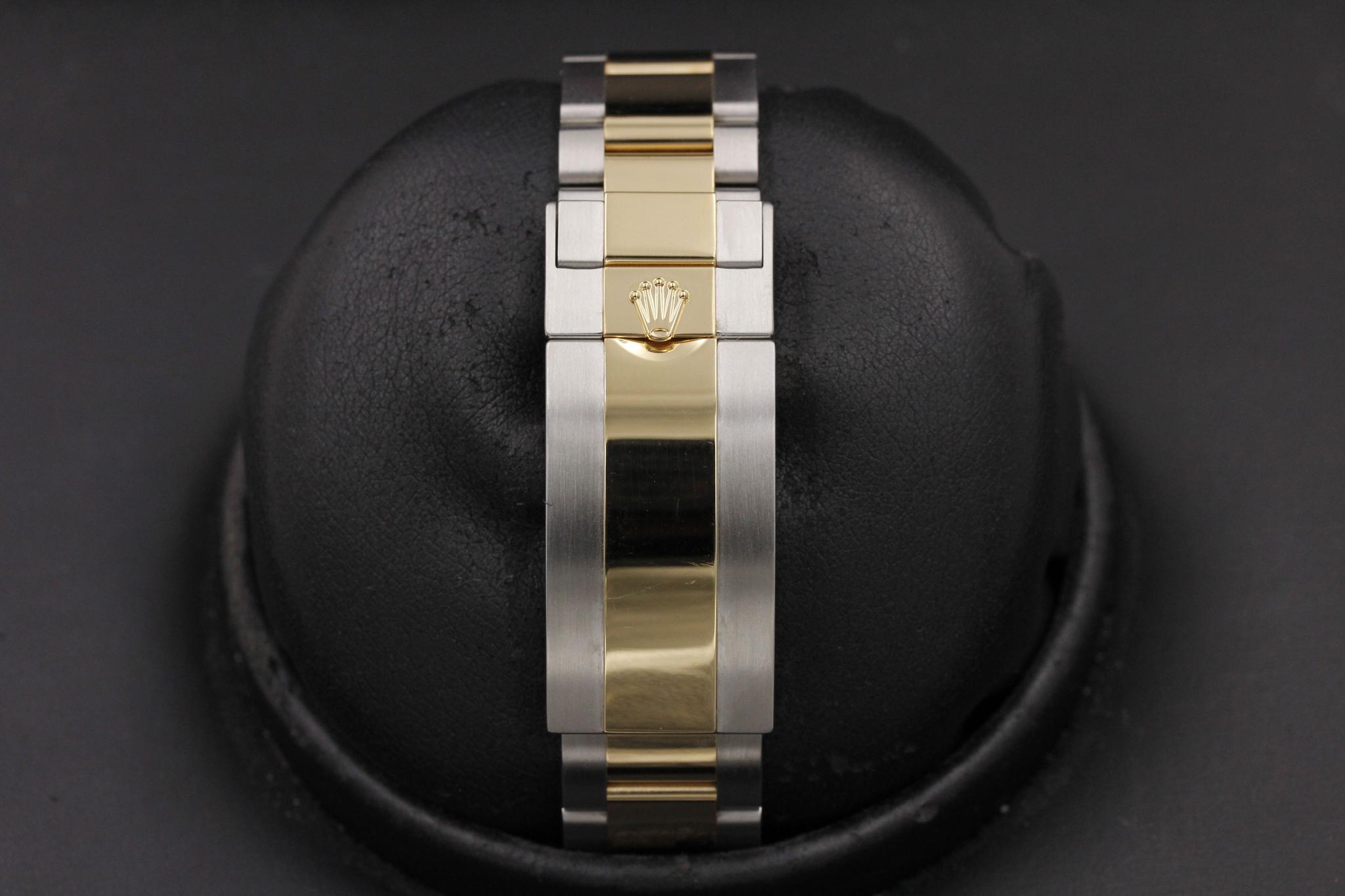 Watch Image 8