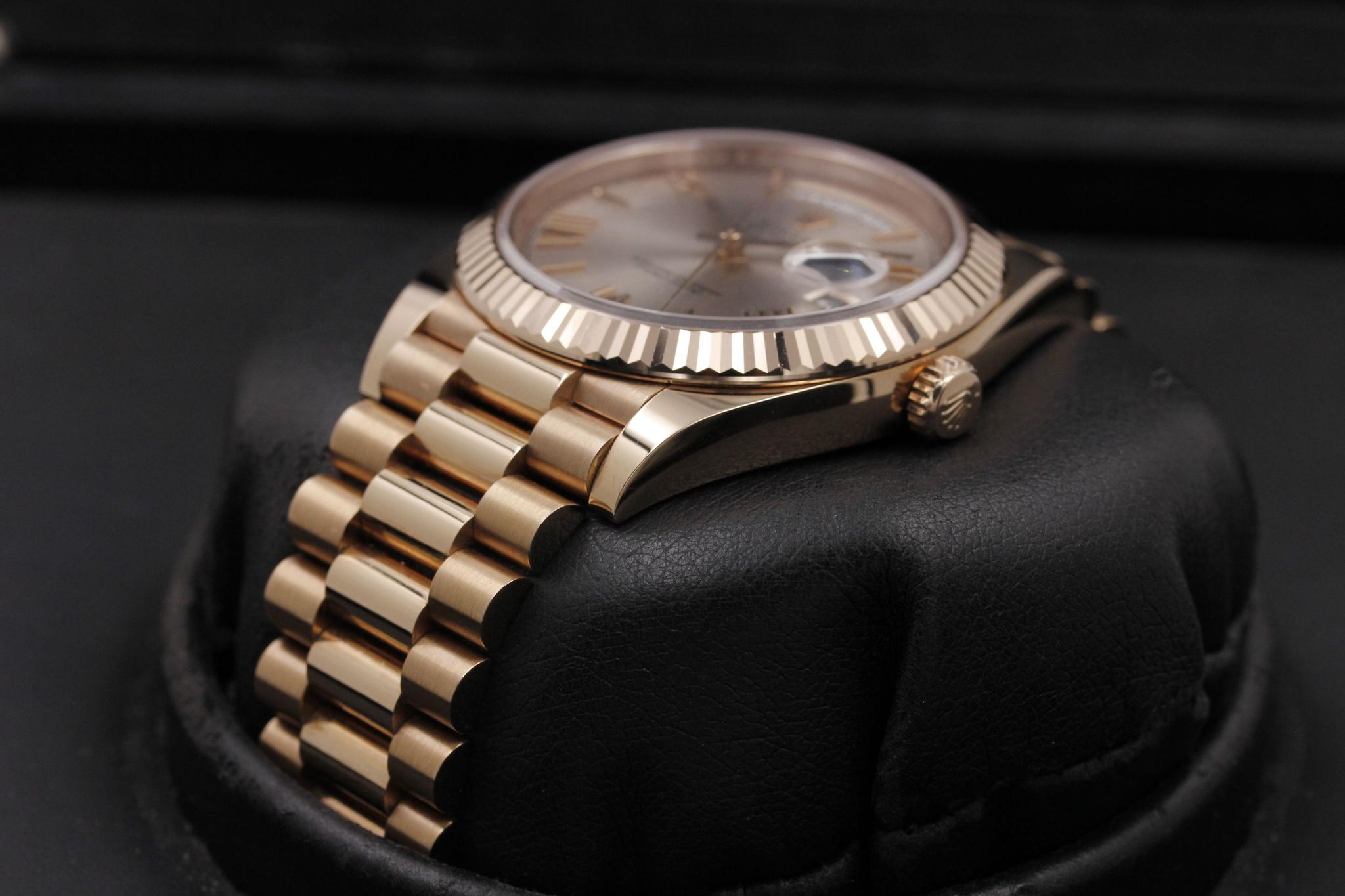 Watch Image 2