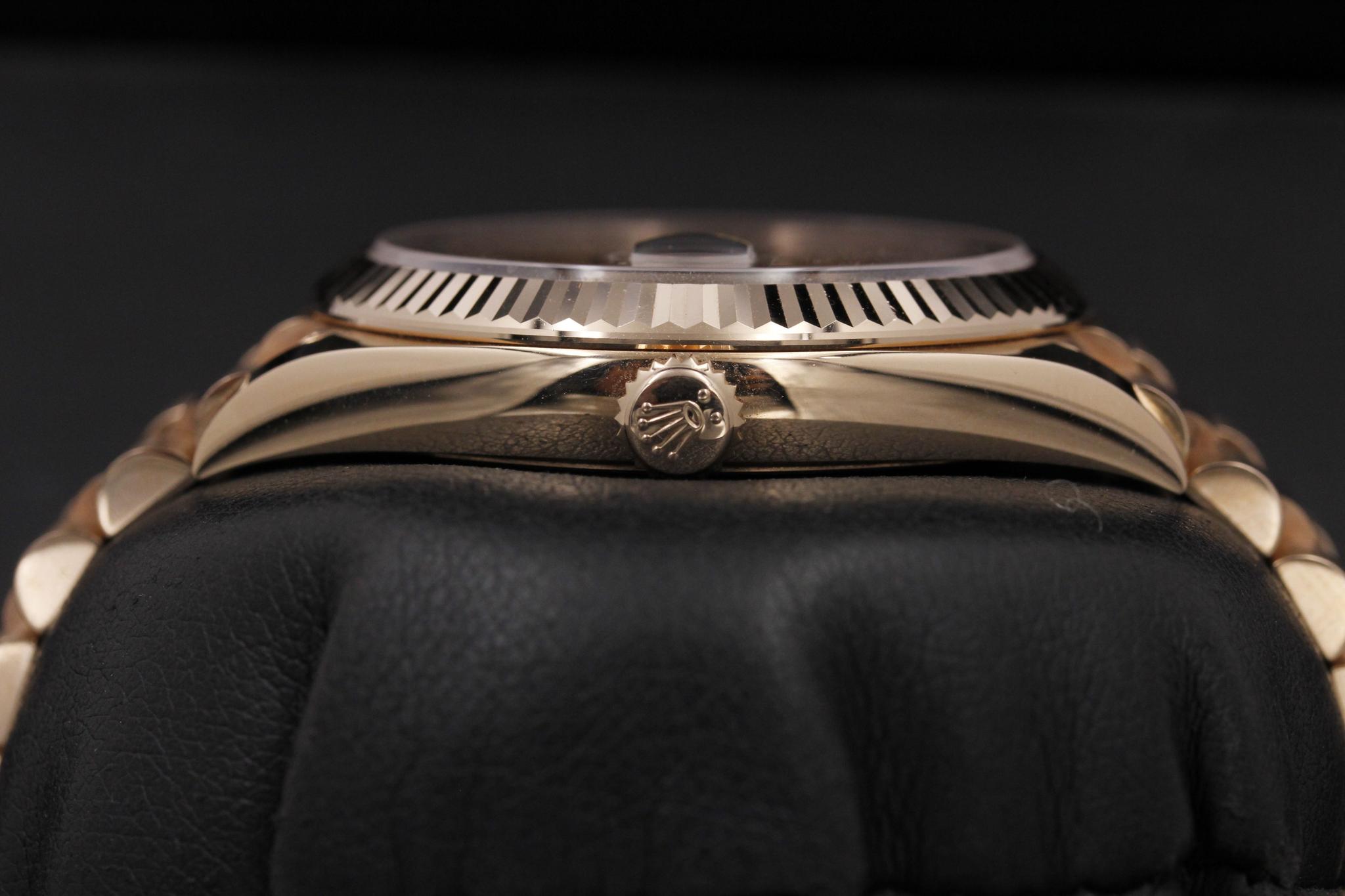 Watch Image 3