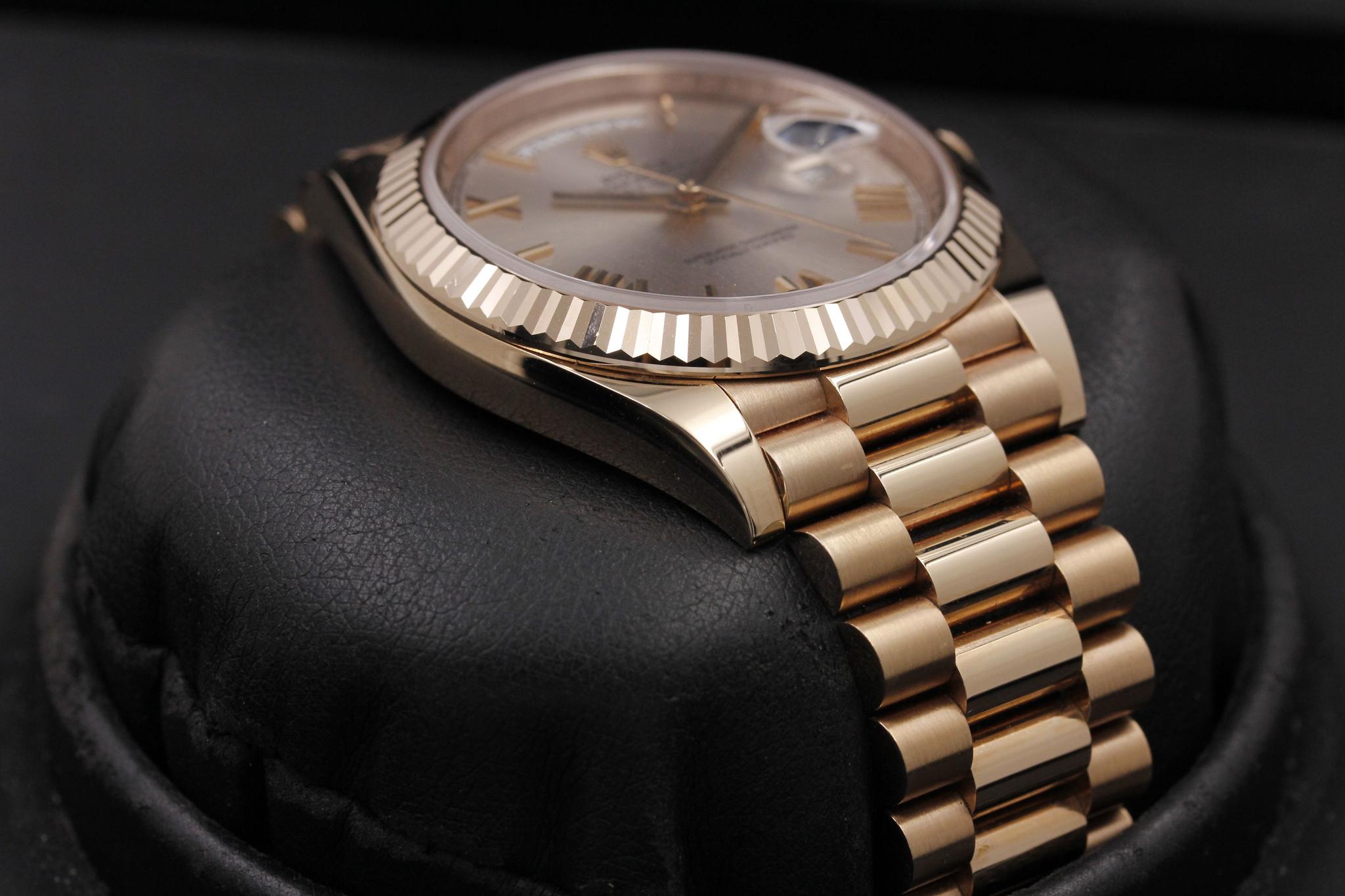Watch Image 6