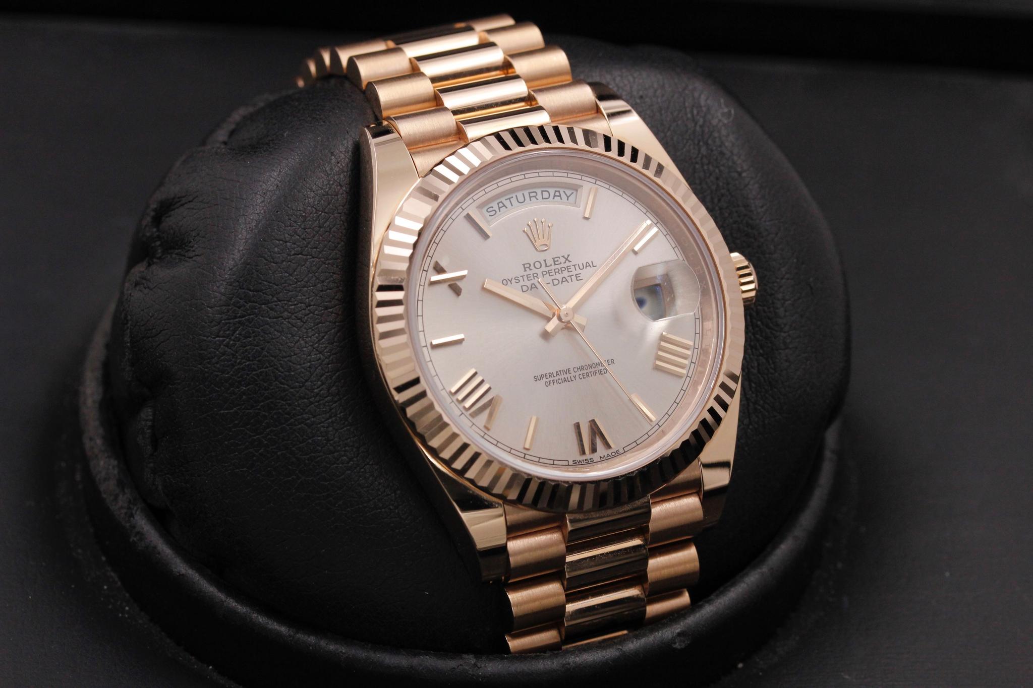Watch Image 10