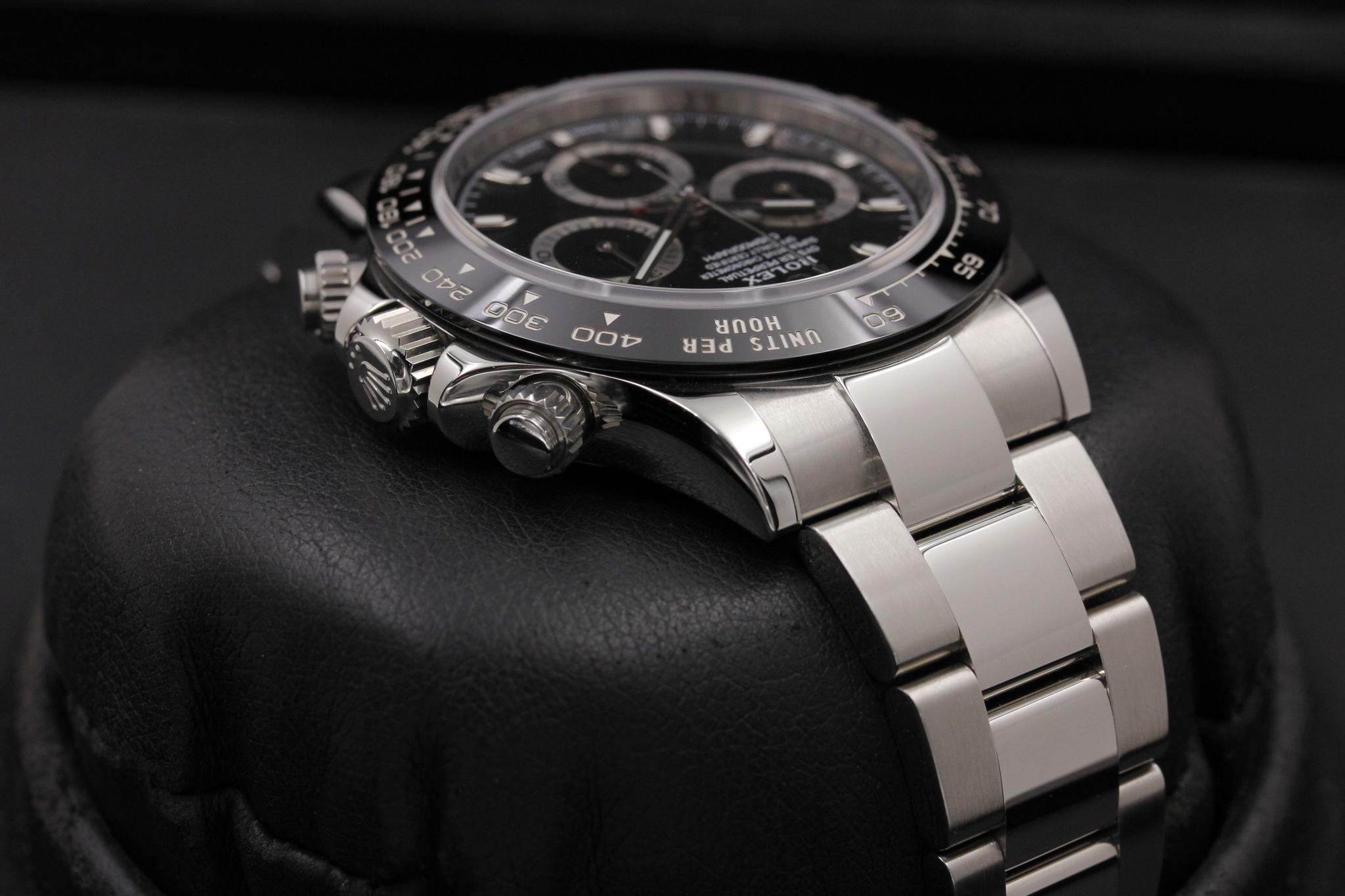 Watch Image 4