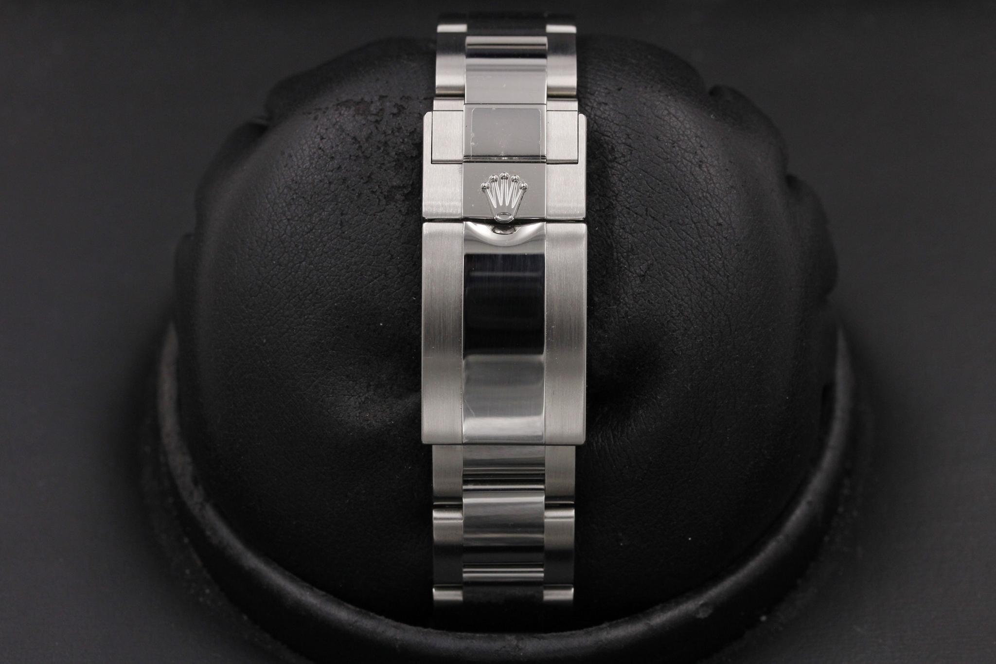 Watch Image 8