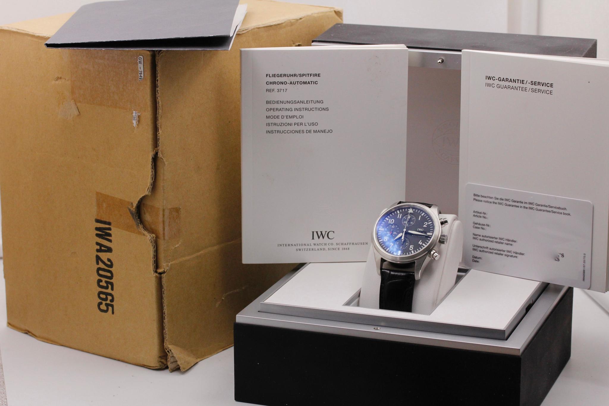 Watch Image 11