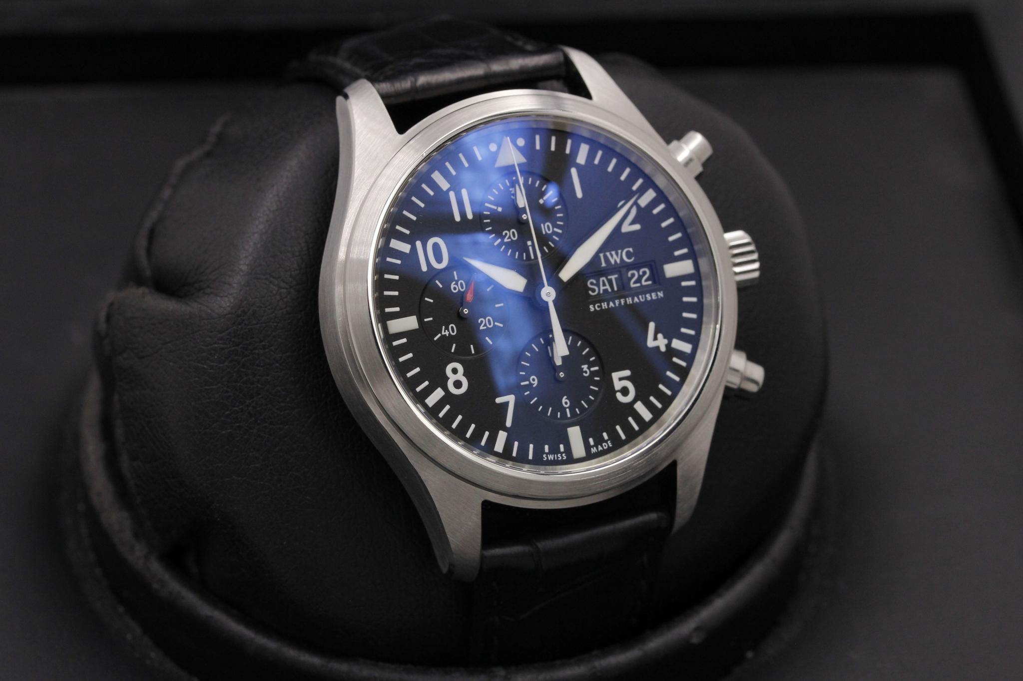 Watch Image 10