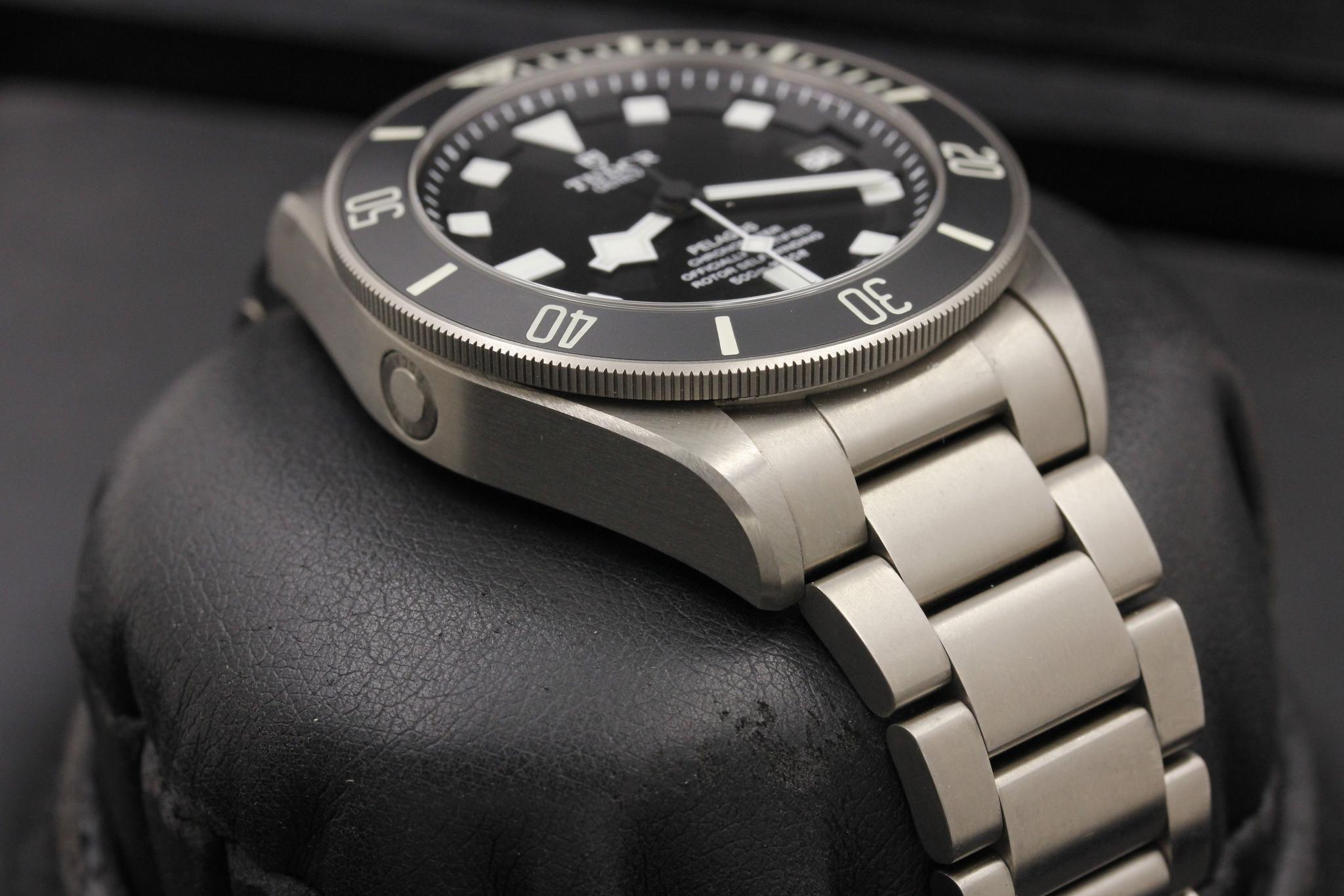 Watch Image 6