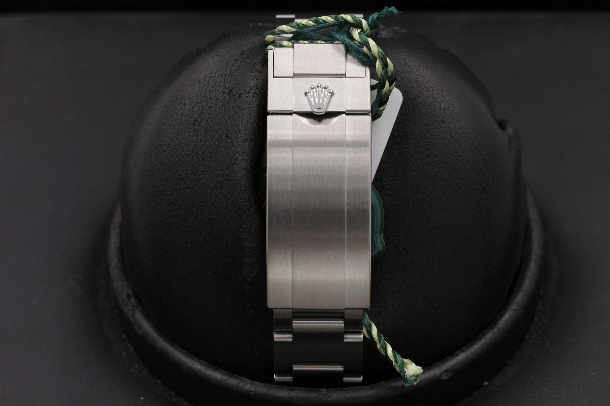 Watch Image 8