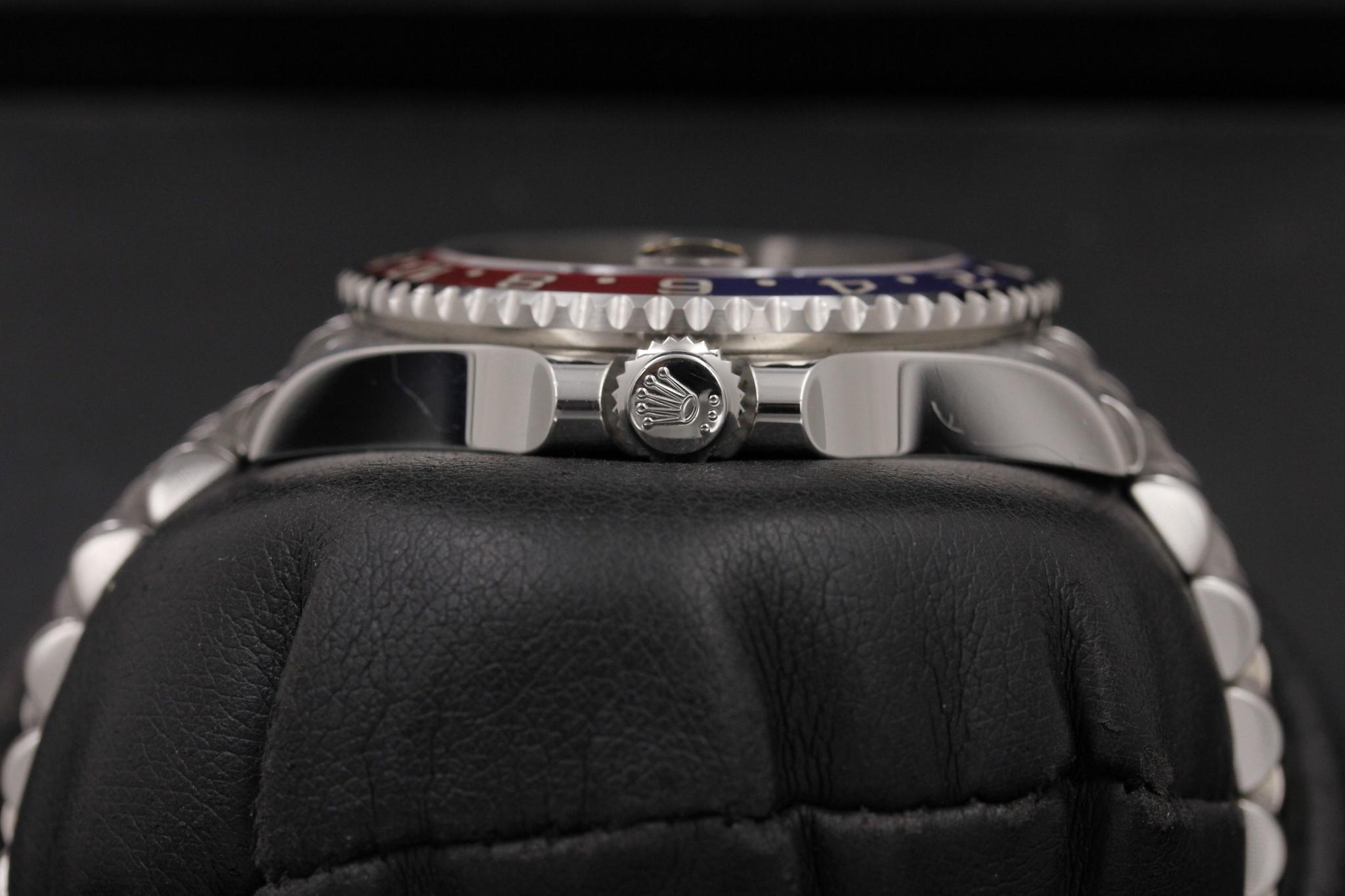 Watch Image 3