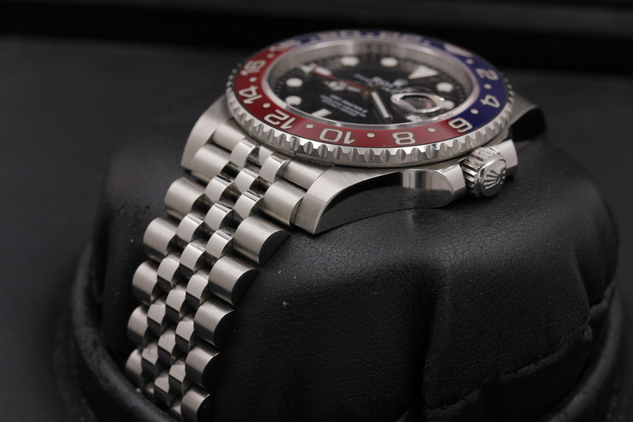 Watch Image 2