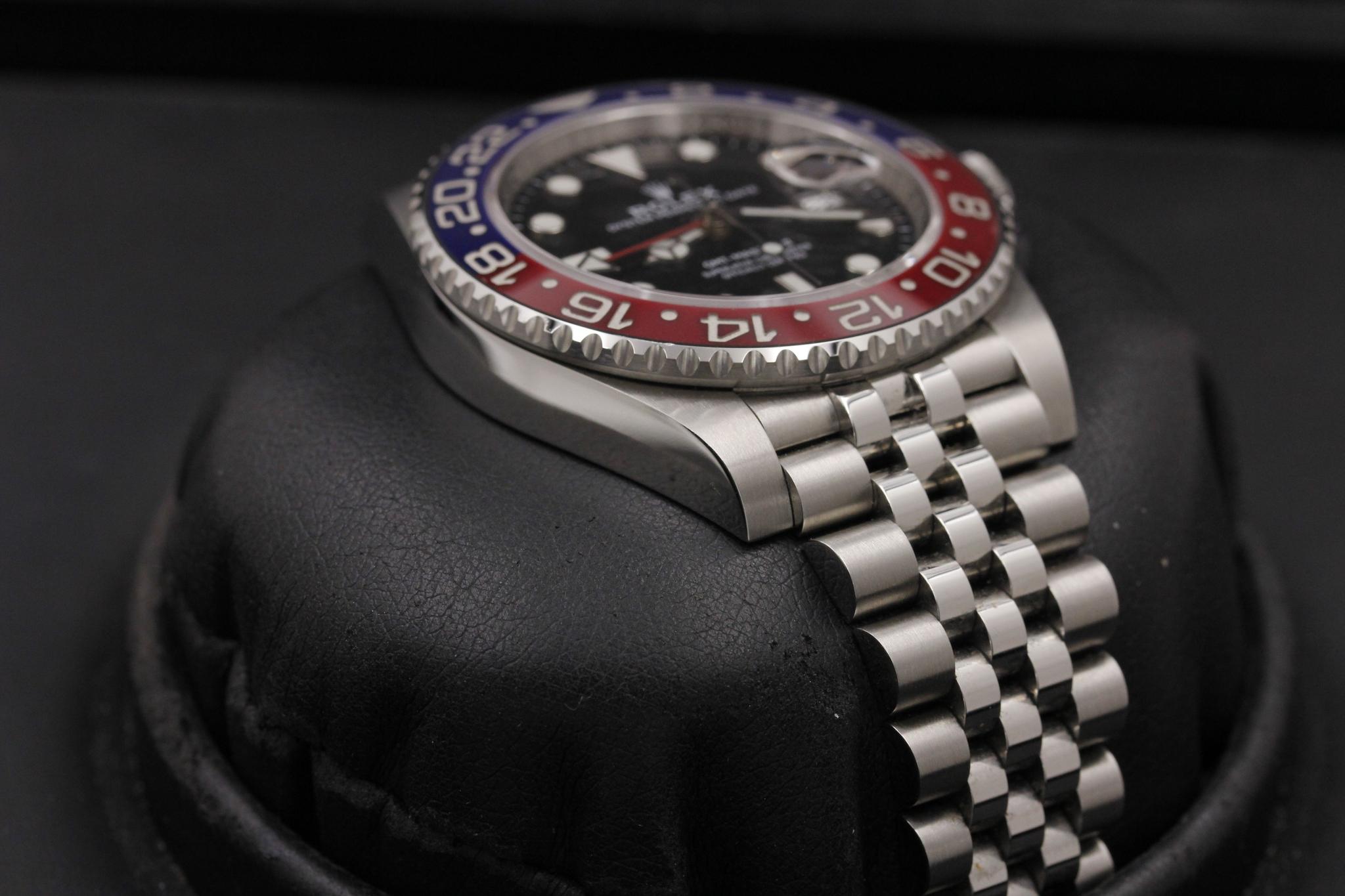 Watch Image 6