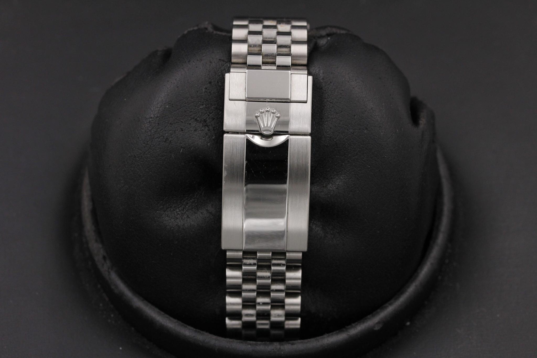 Watch Image 8