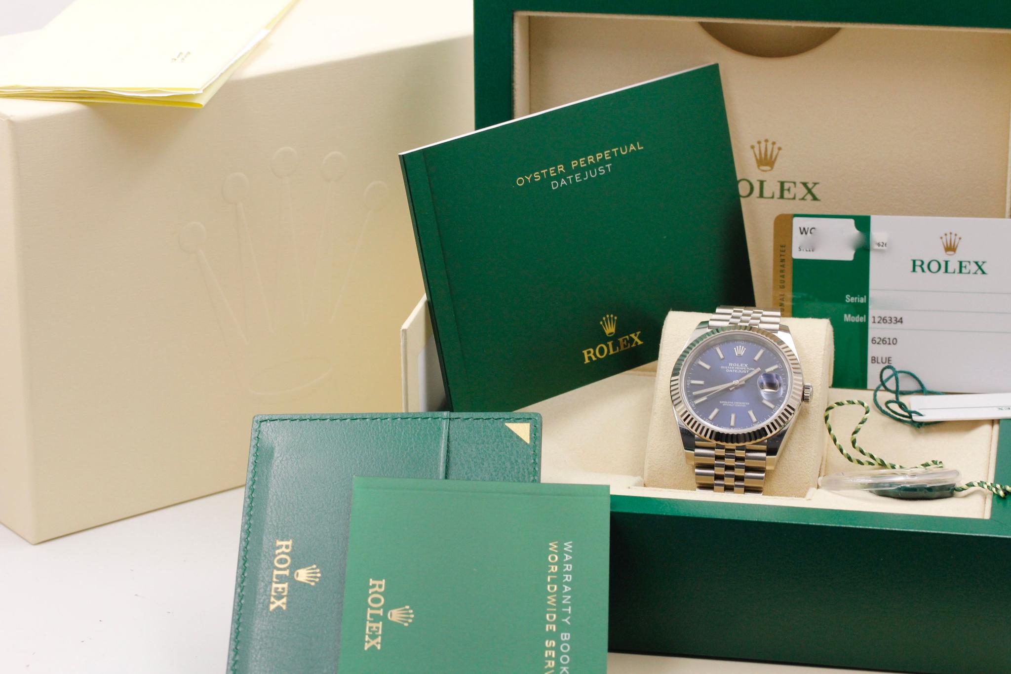 Watch Image 11