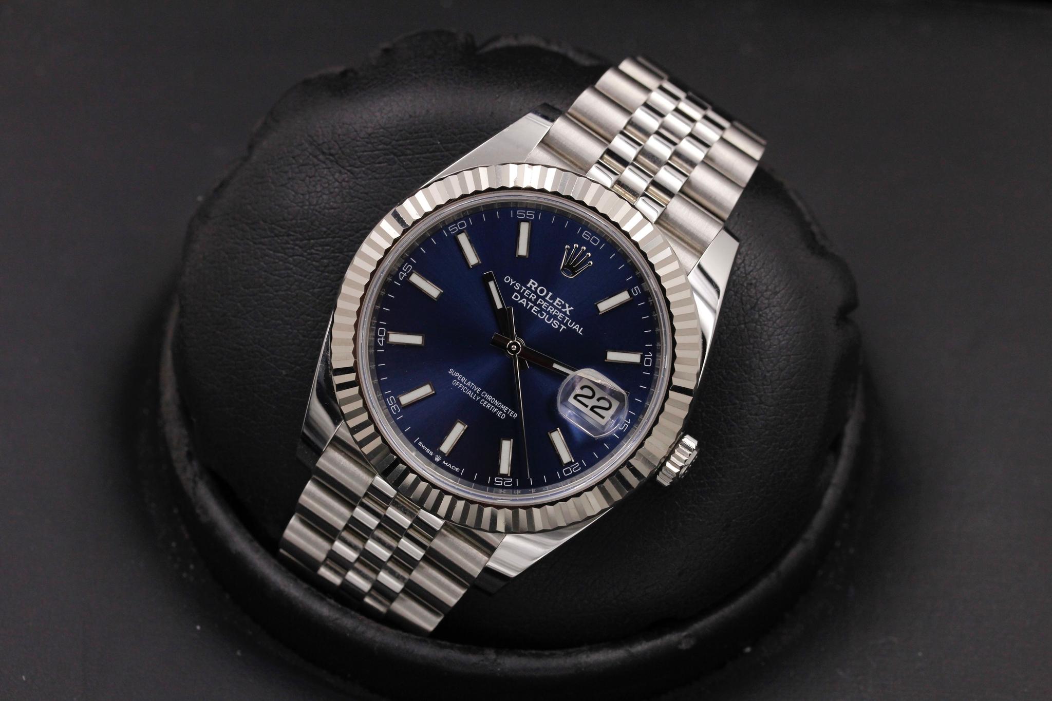 Watch Image 9