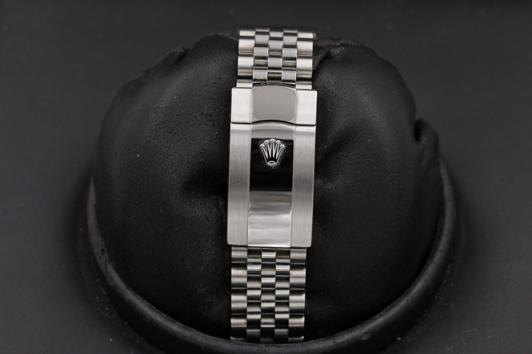 Watch Image 8