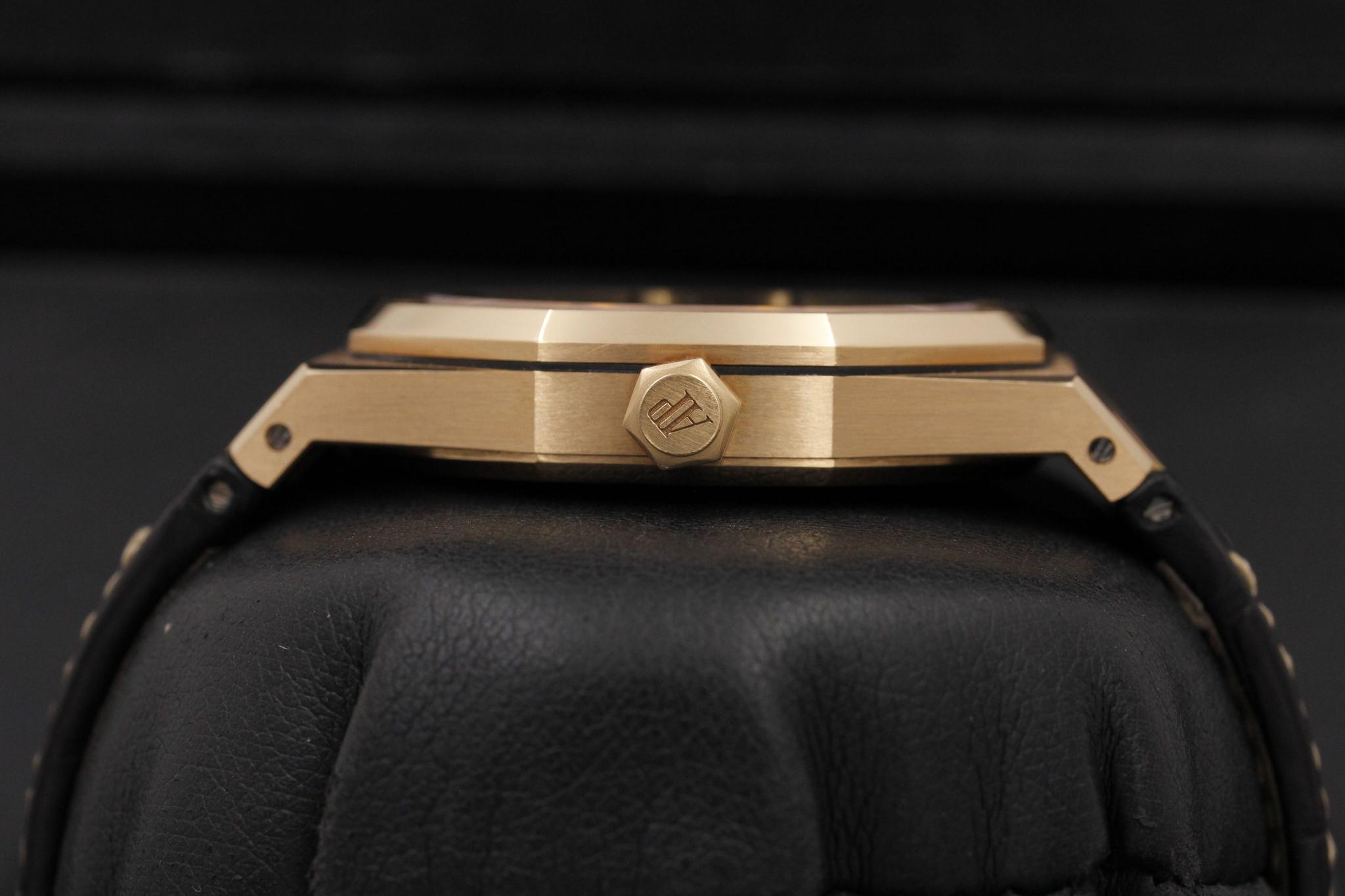 Watch Image 3