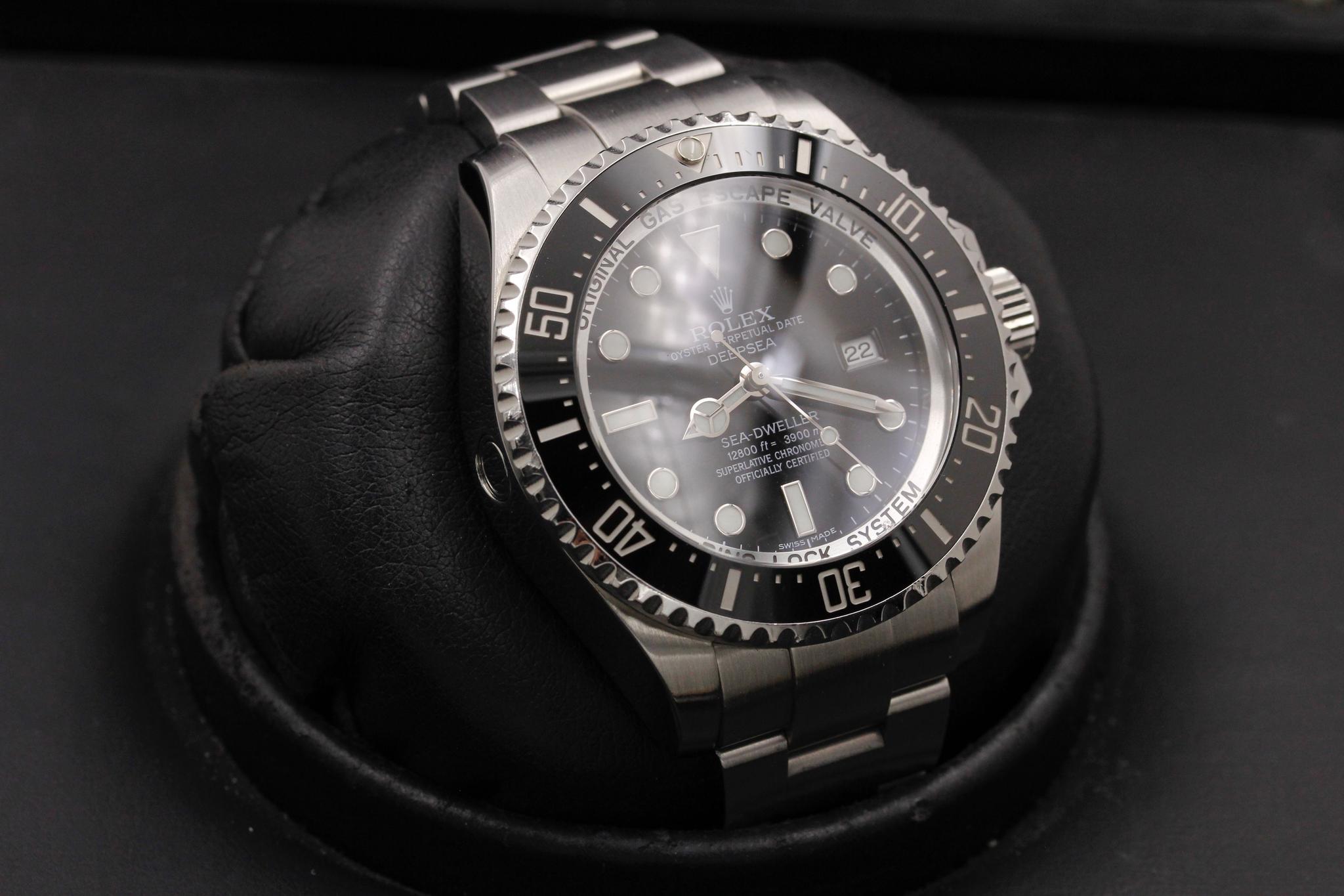 Watch Image 10