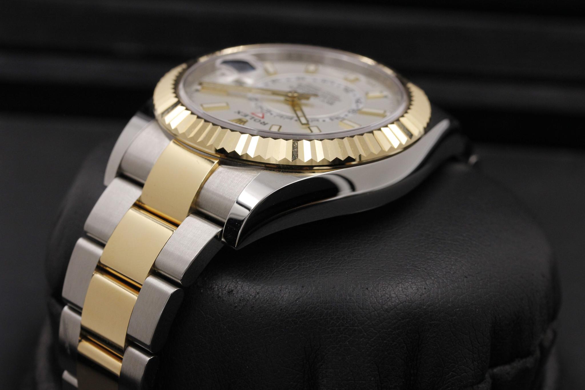 Watch Image 5