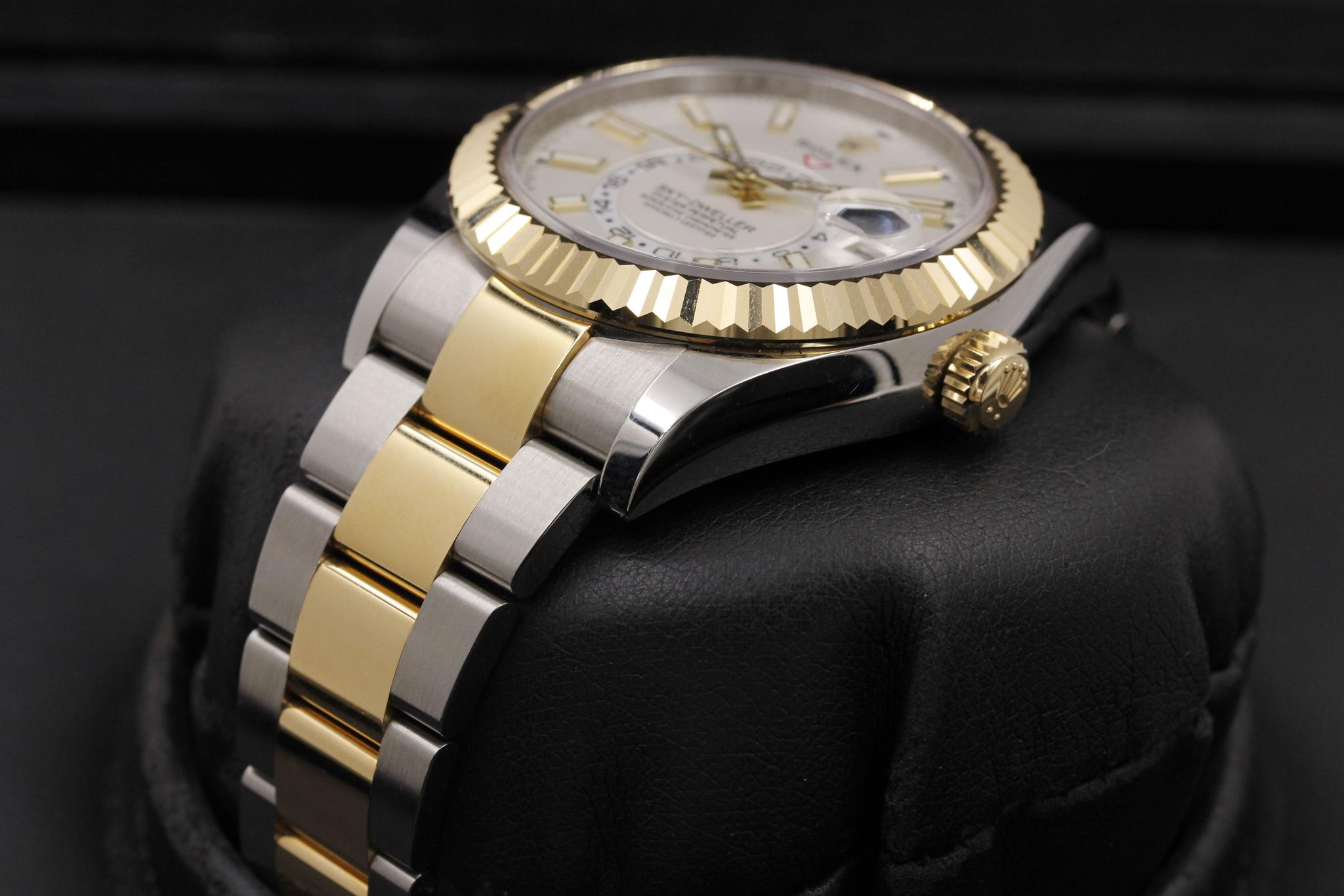 Watch Image 2