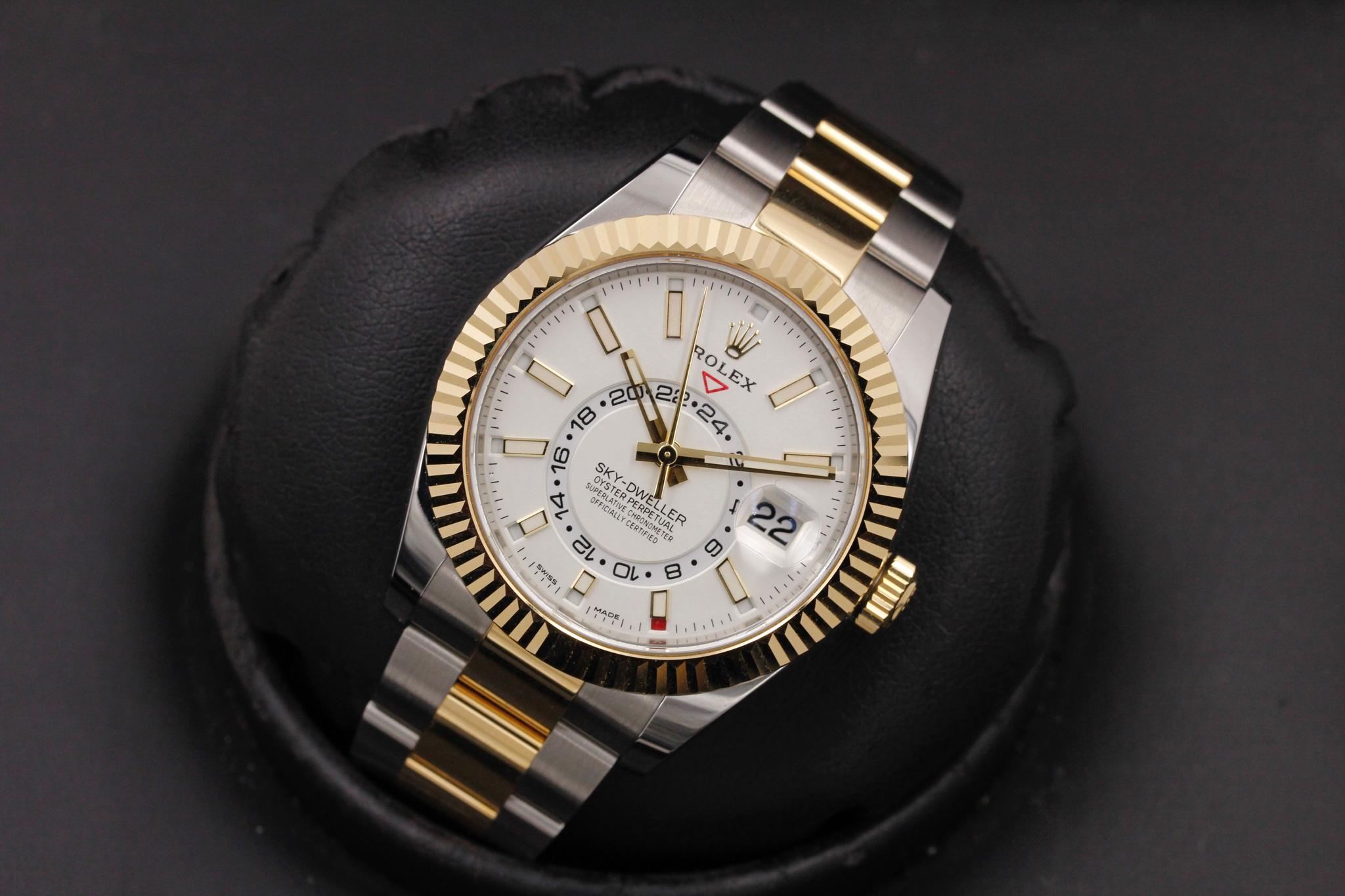 Watch Image 9