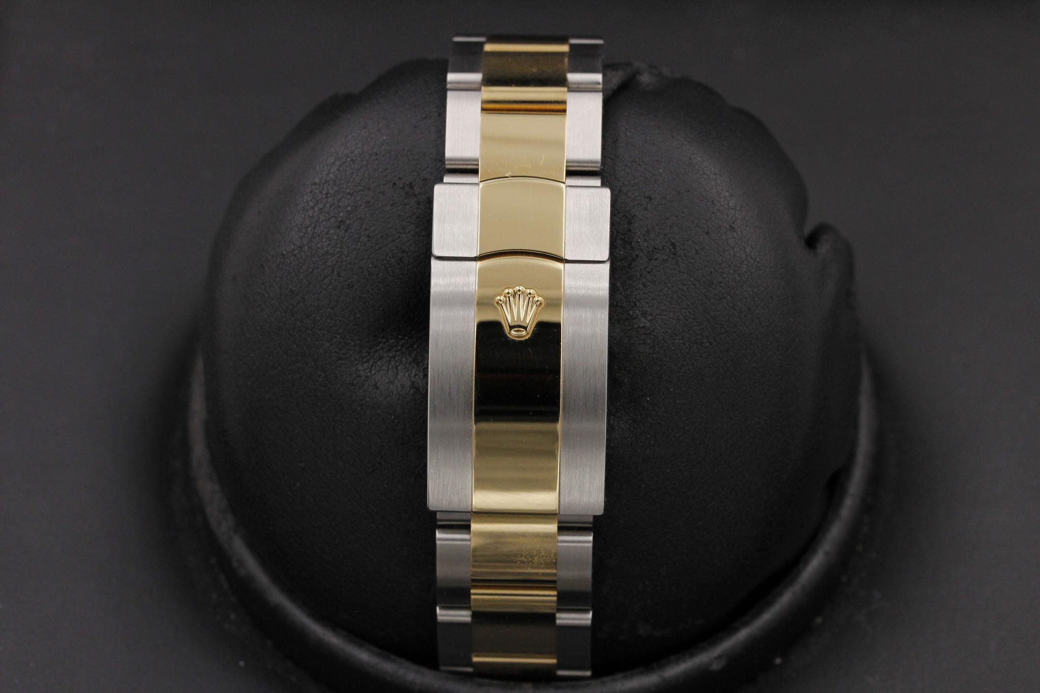 Watch Image 8