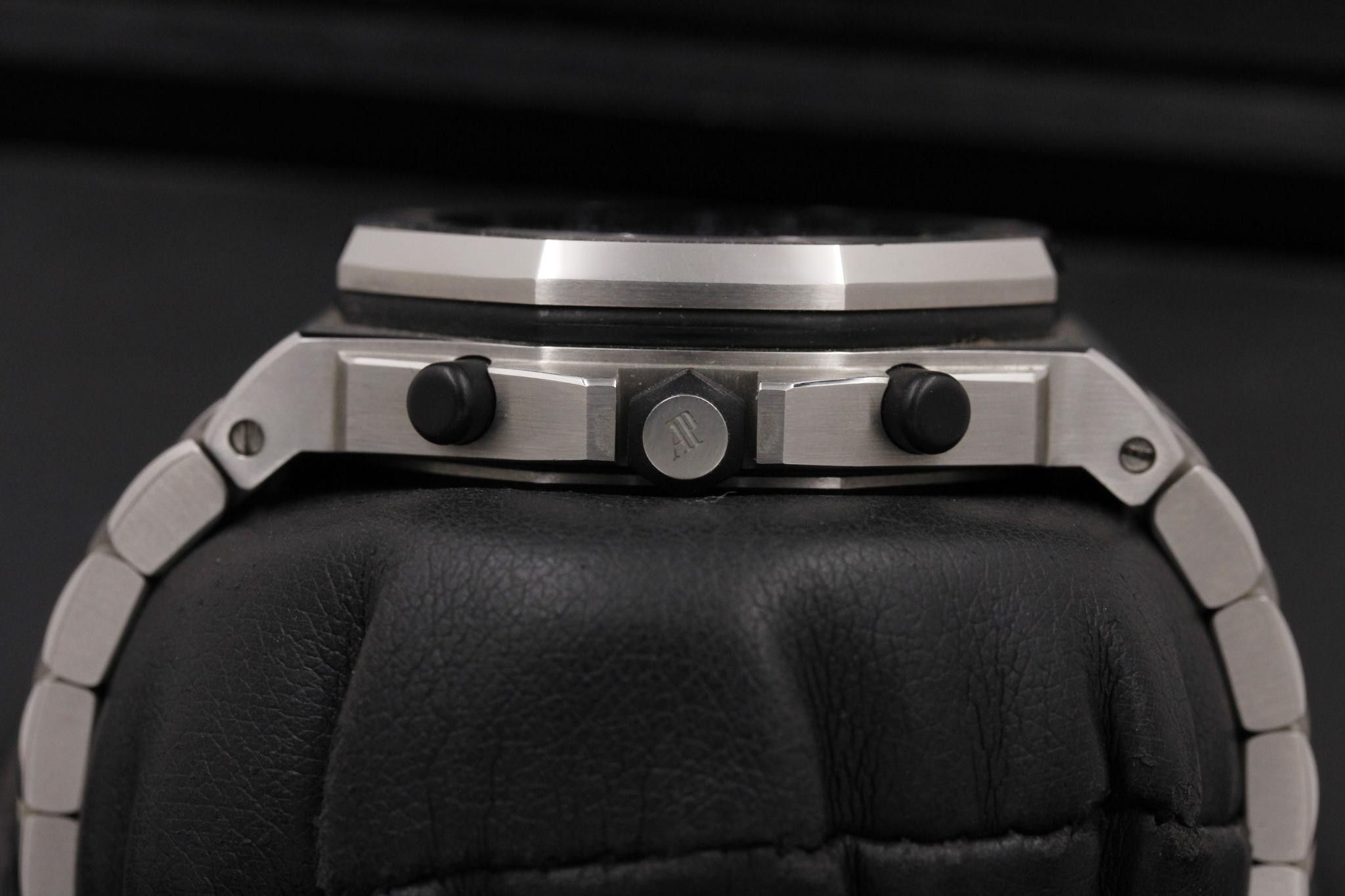 Watch Image 3