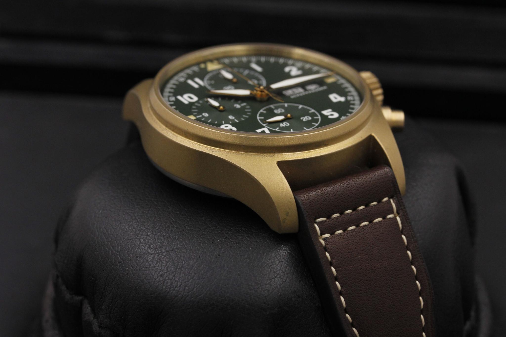Watch Image 6