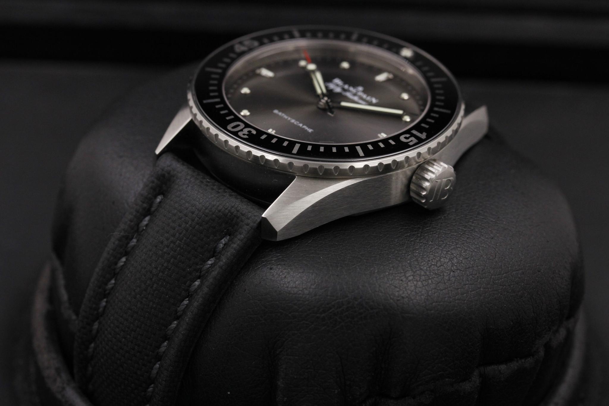 Watch Image 2