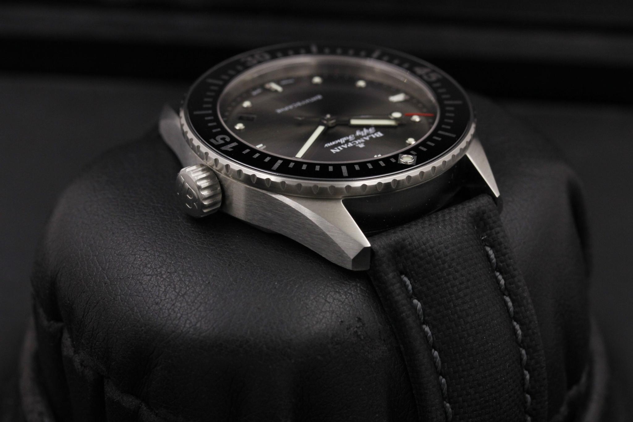 Watch Image 4
