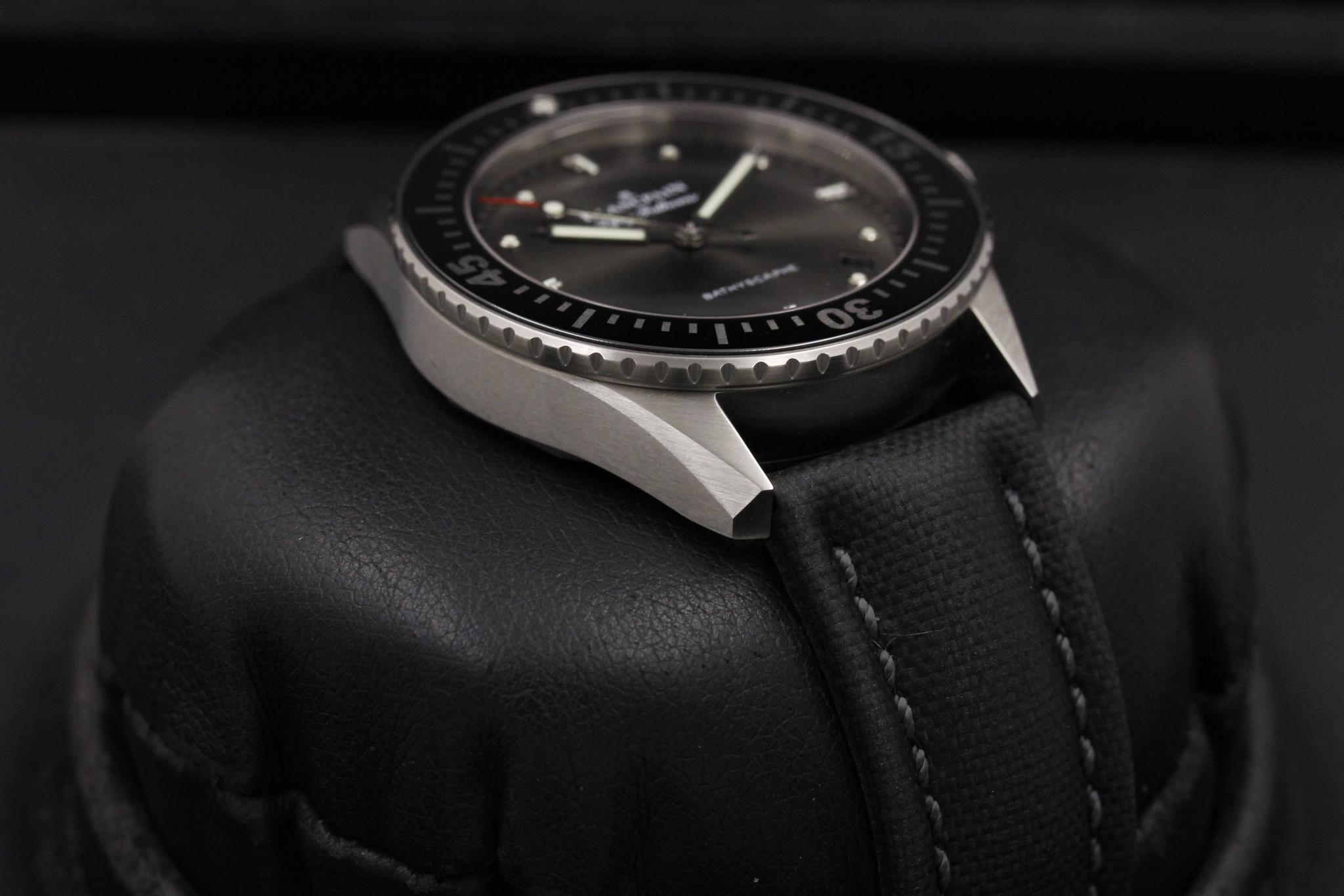 Watch Image 6