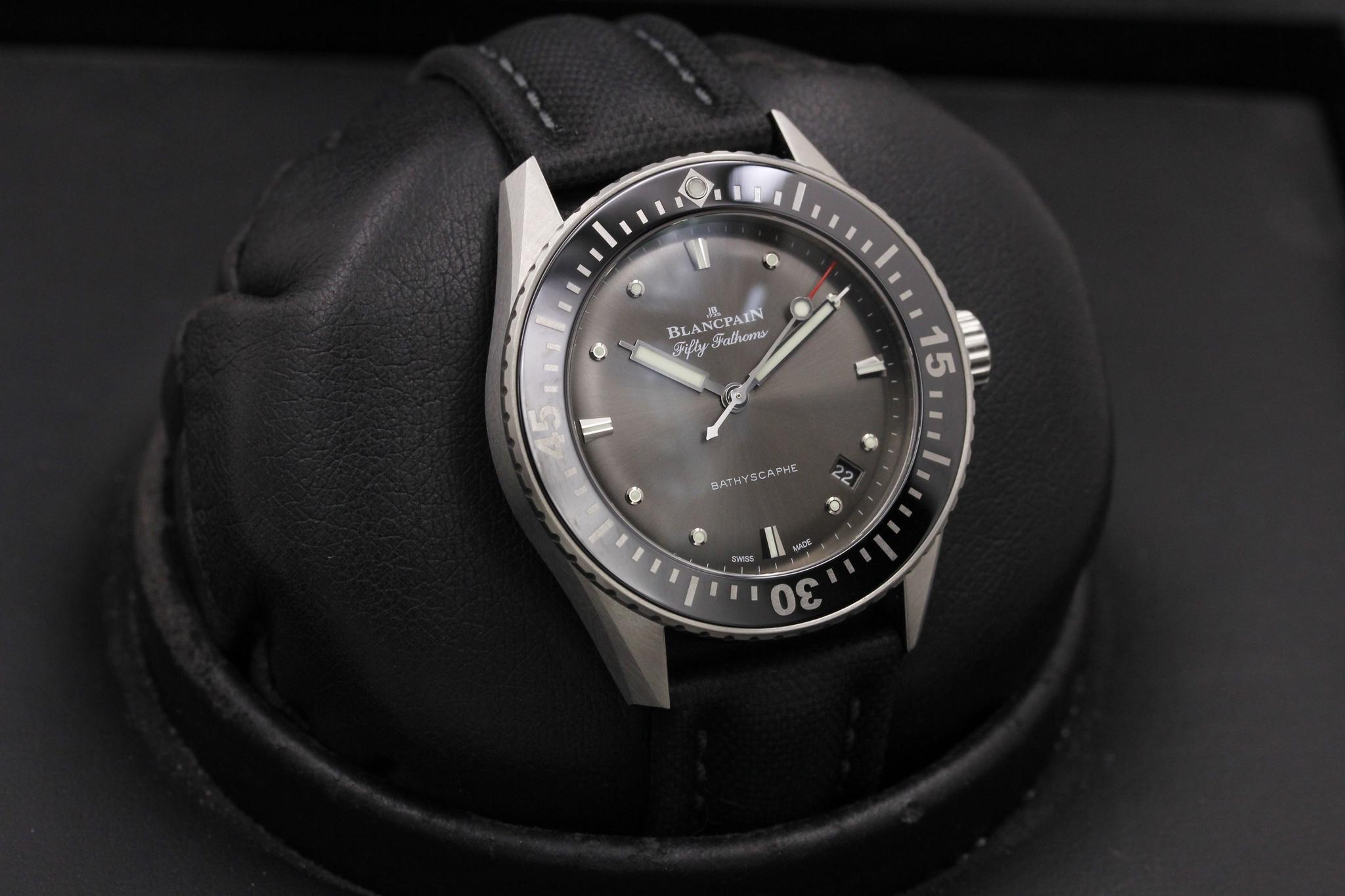 Watch Image 10