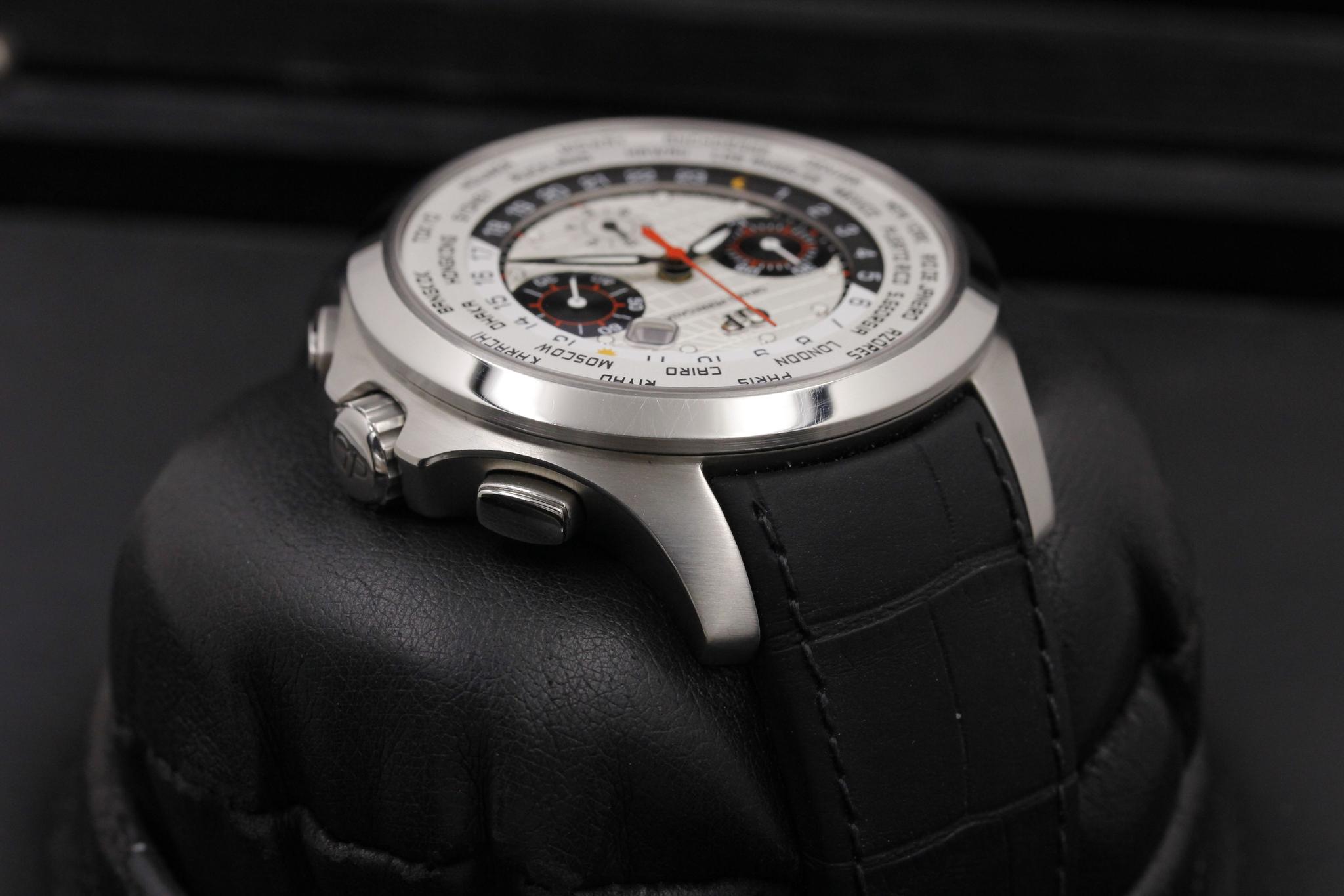 Watch Image 4