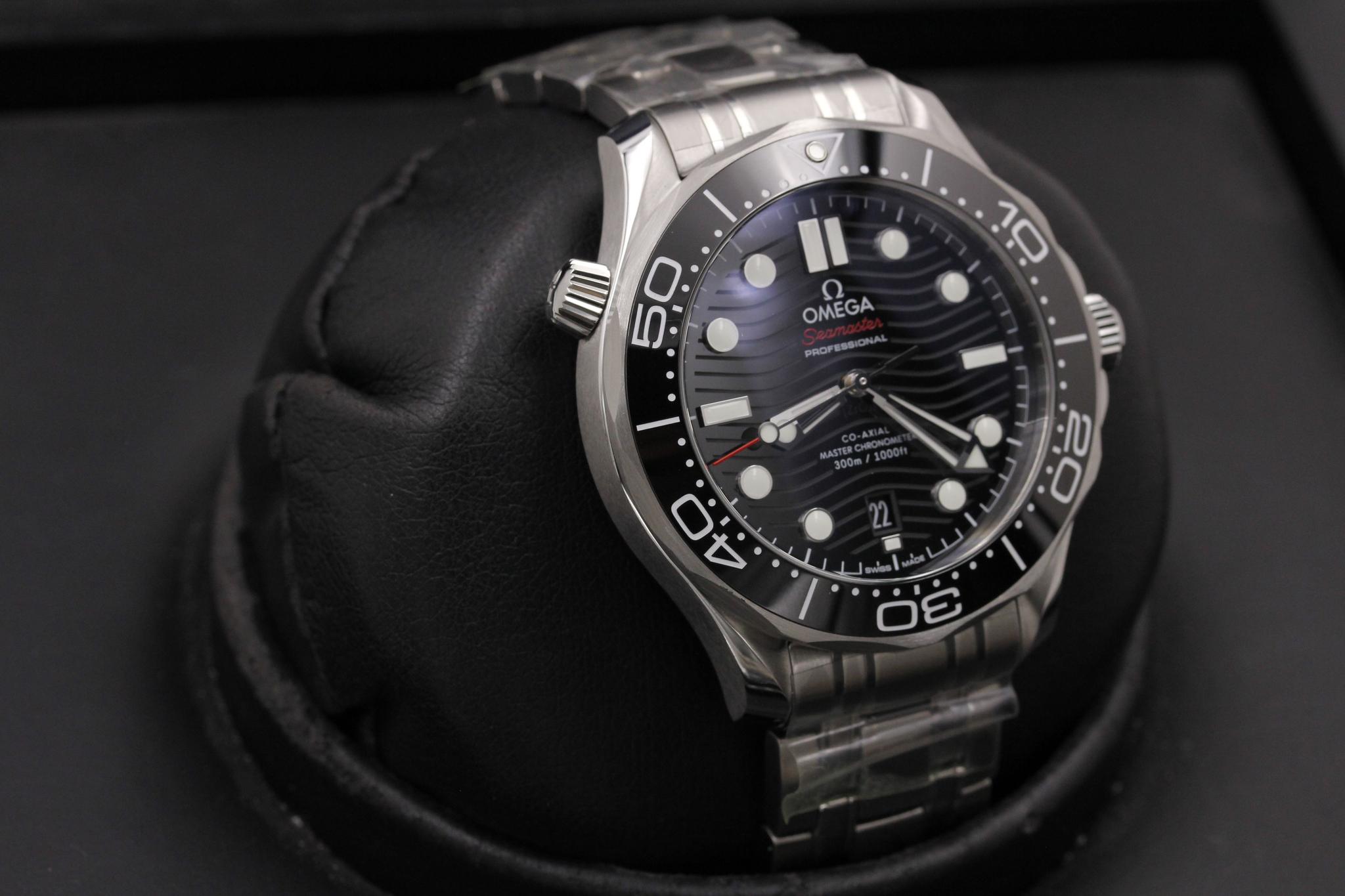 Watch Image 10