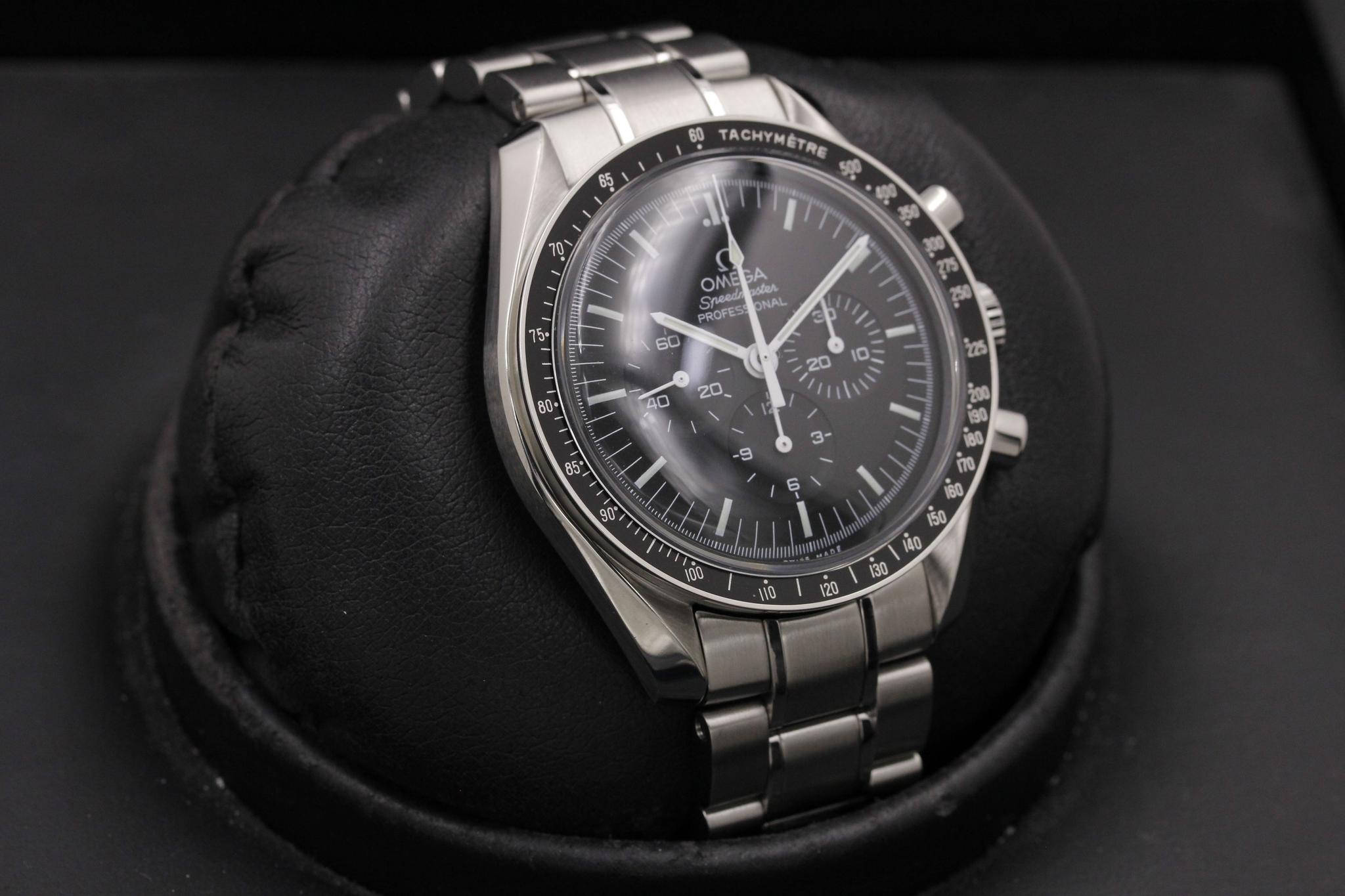 Watch Image 10