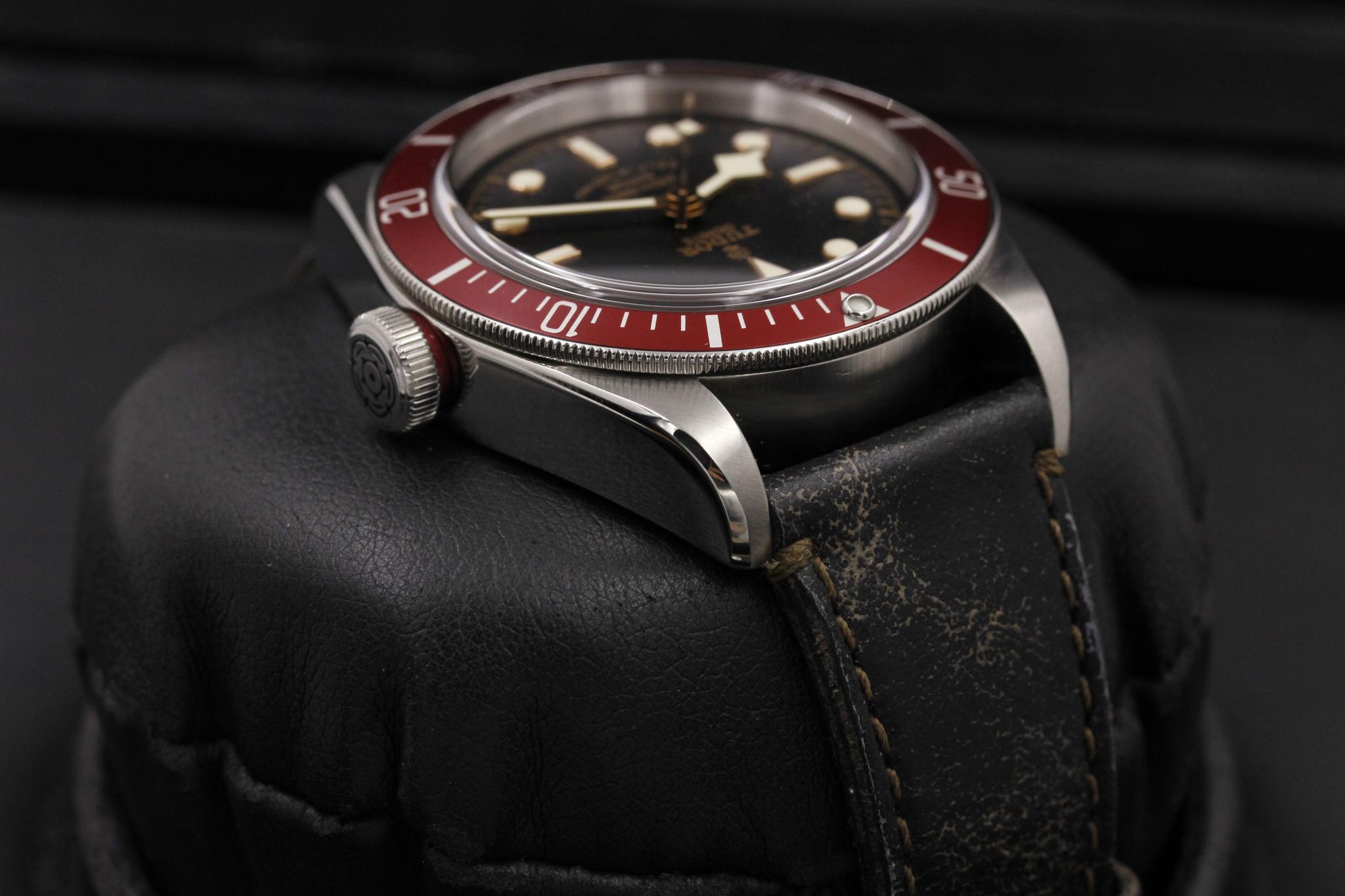 Watch Image 4