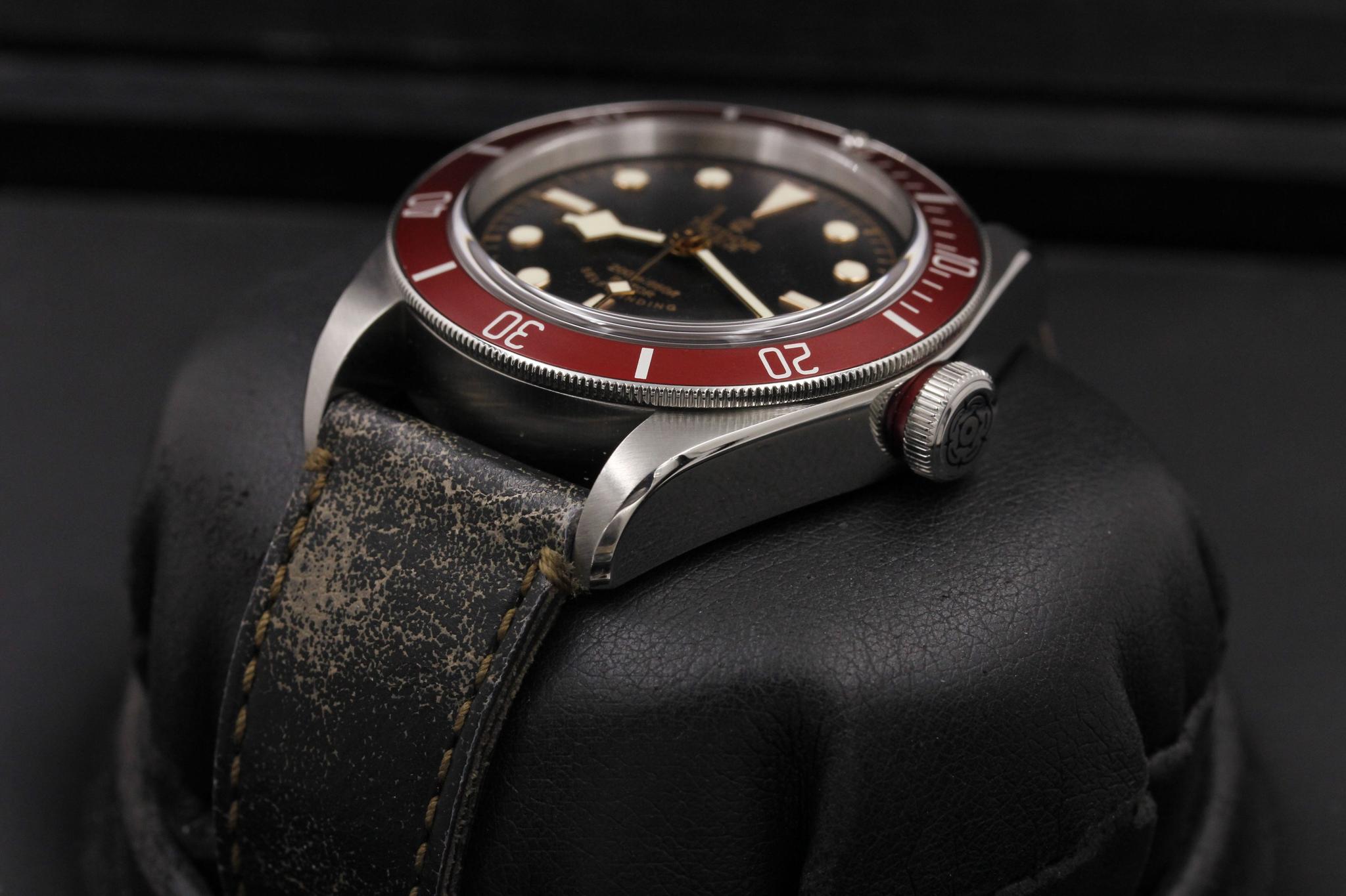 Watch Image 2