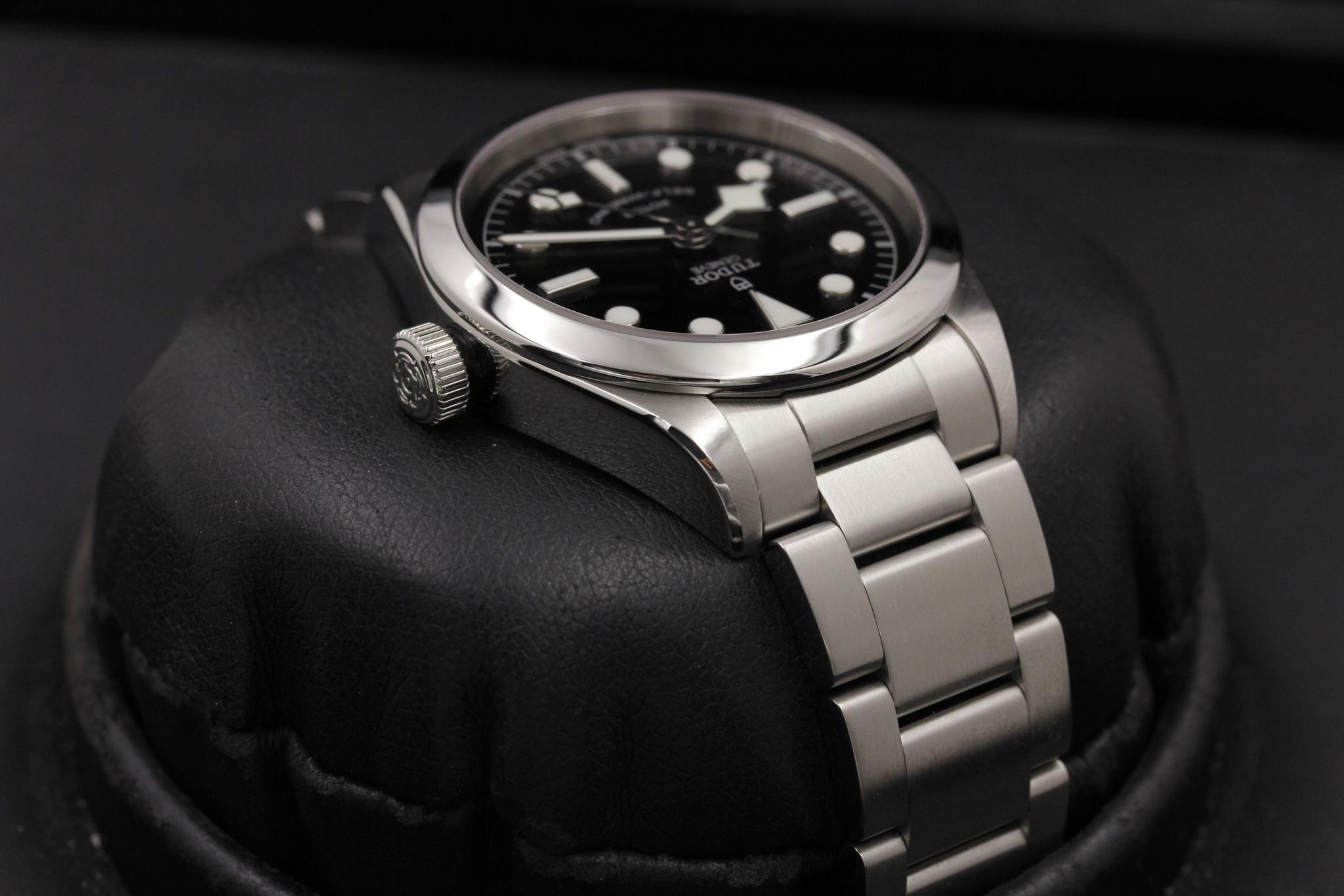 Watch Image 4