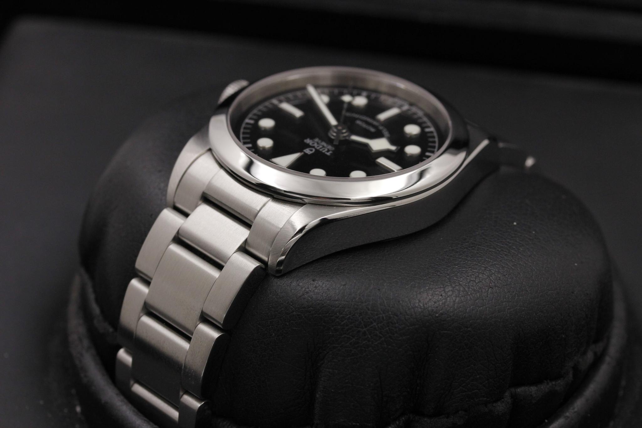 Watch Image 5