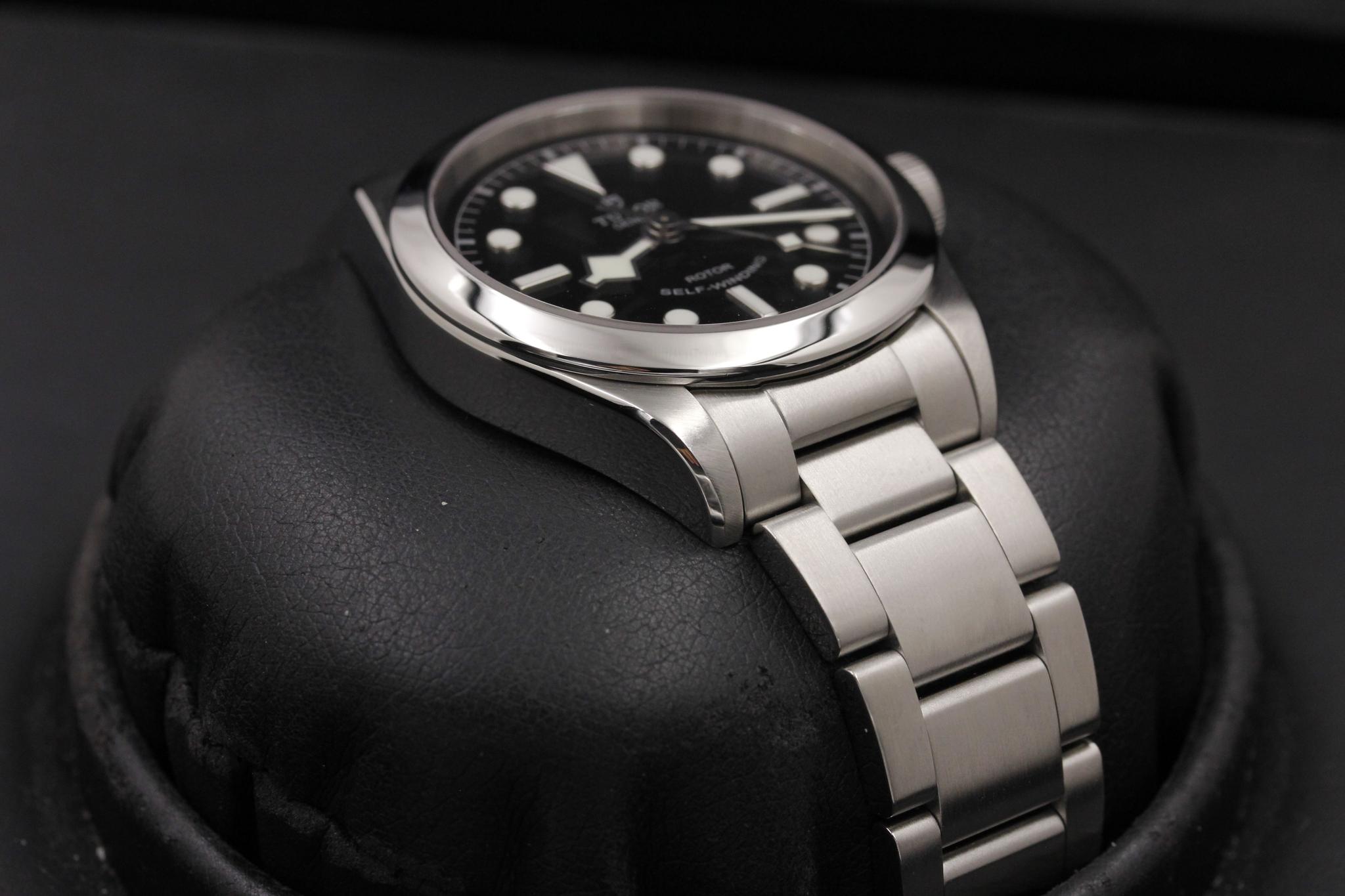 Watch Image 6