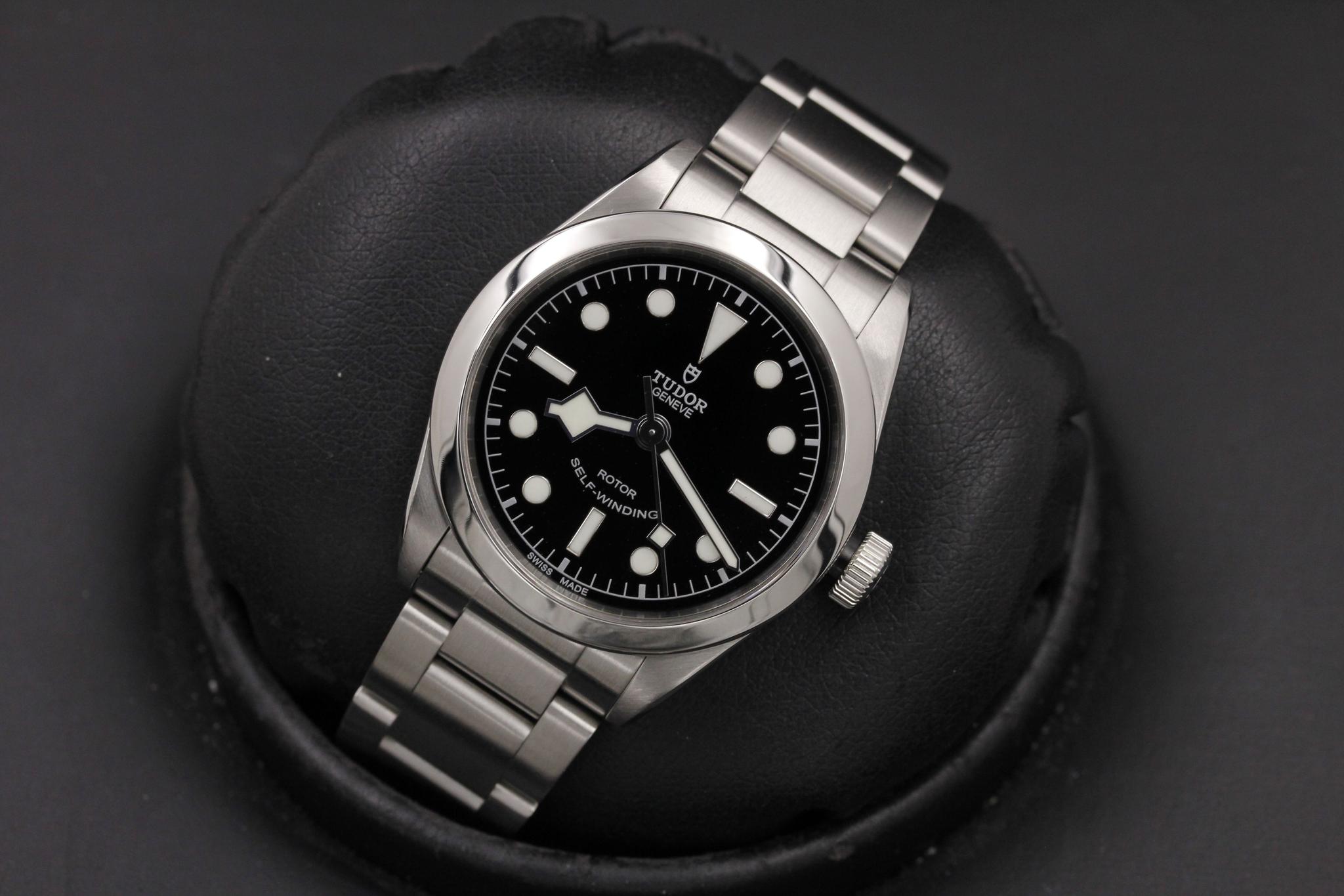 Watch Image 9