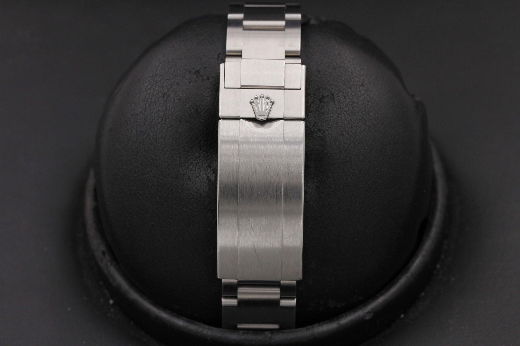 Watch Image 8