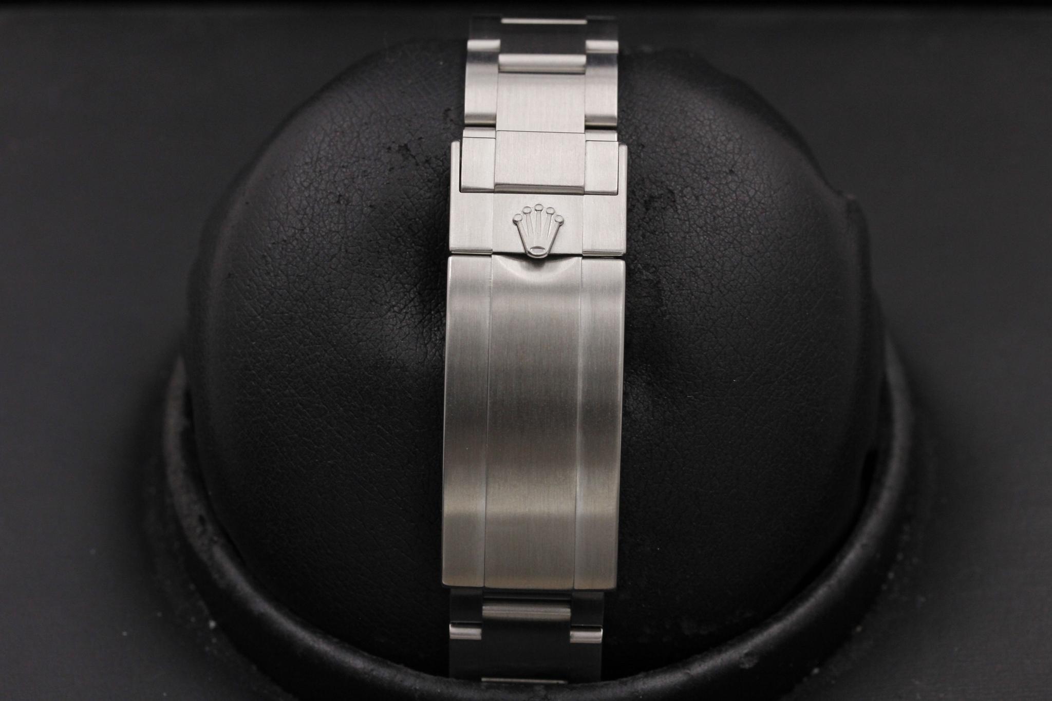 Watch Image 8
