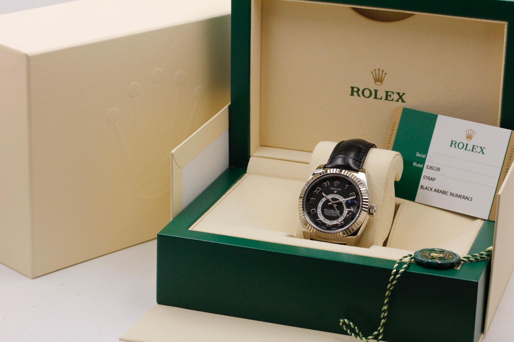 Watch Image 11