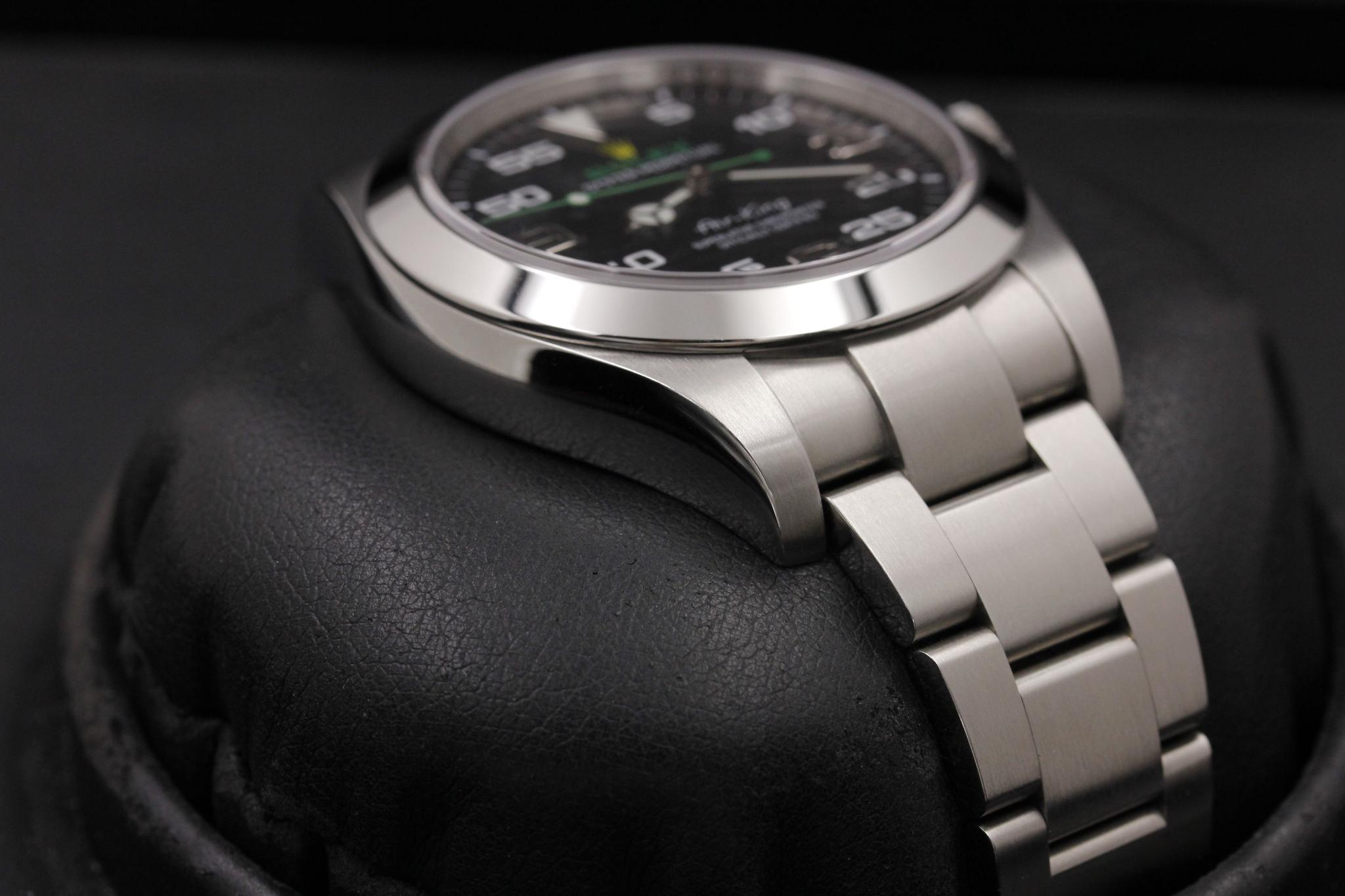 Watch Image 6