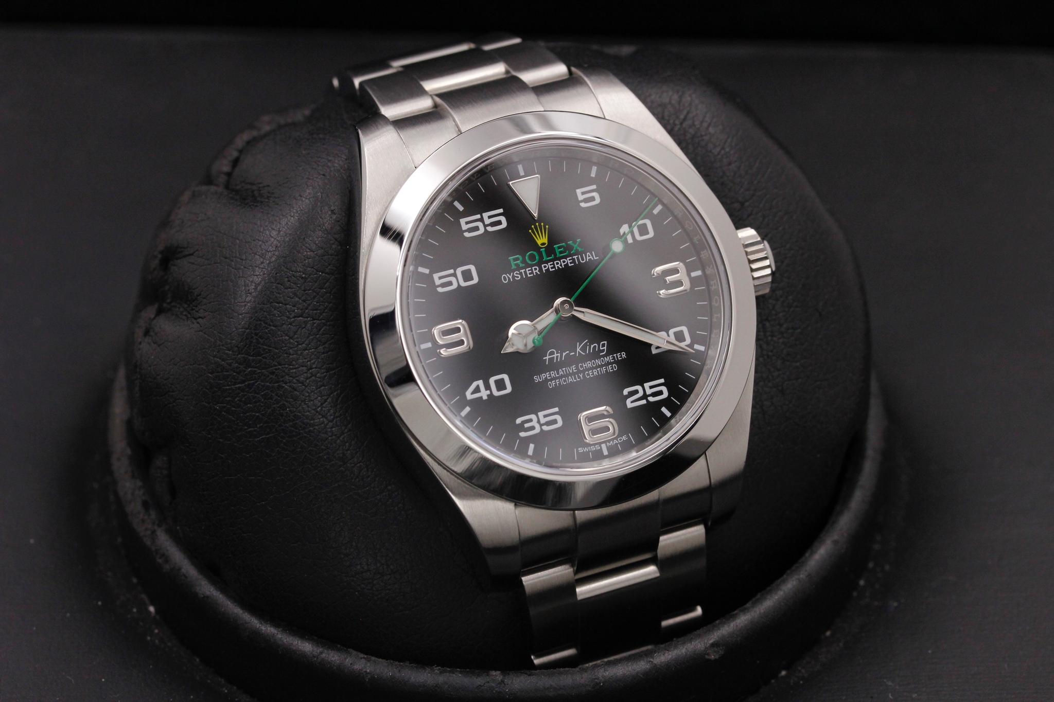 Watch Image 10