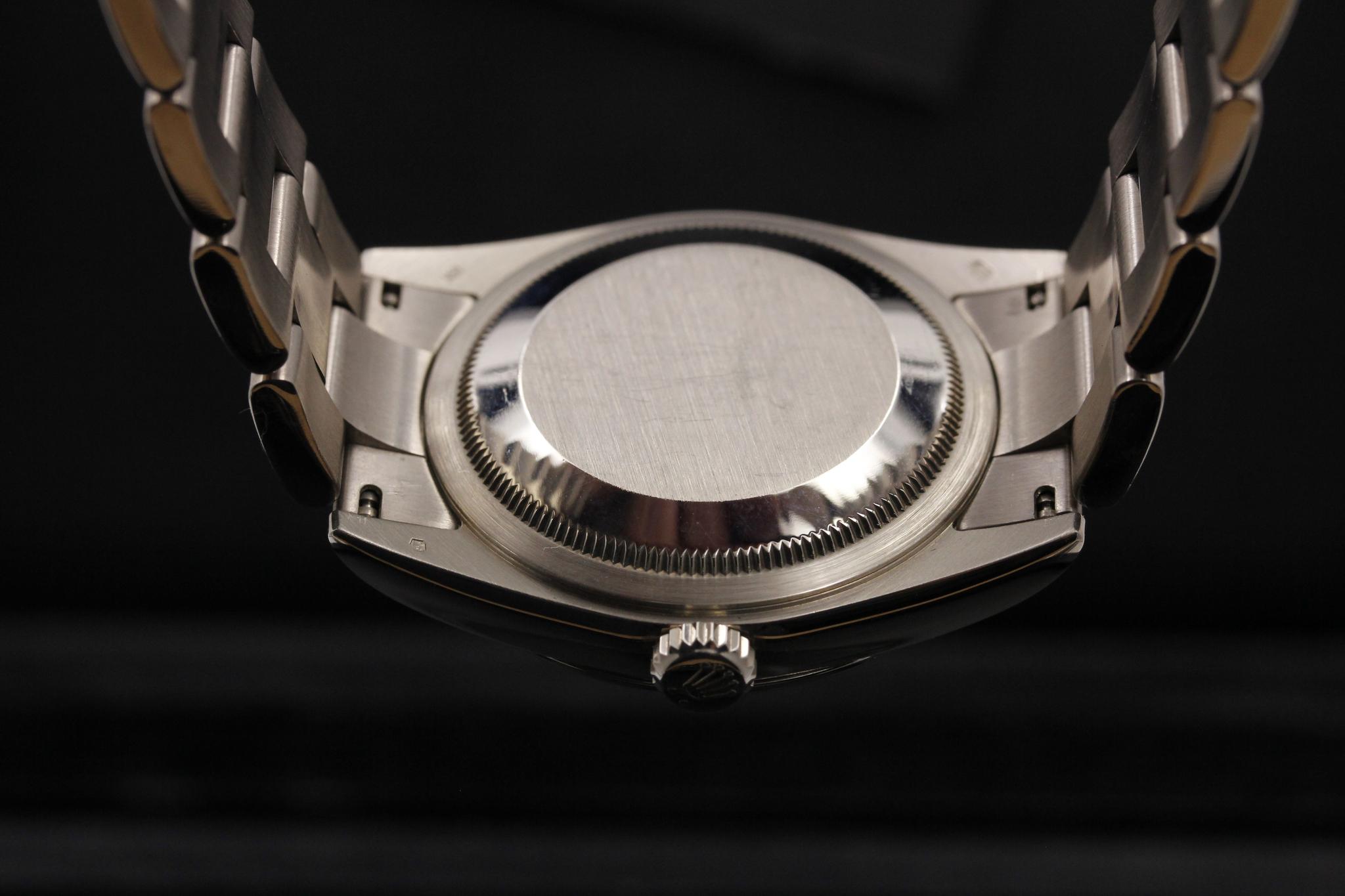 Watch Image 10