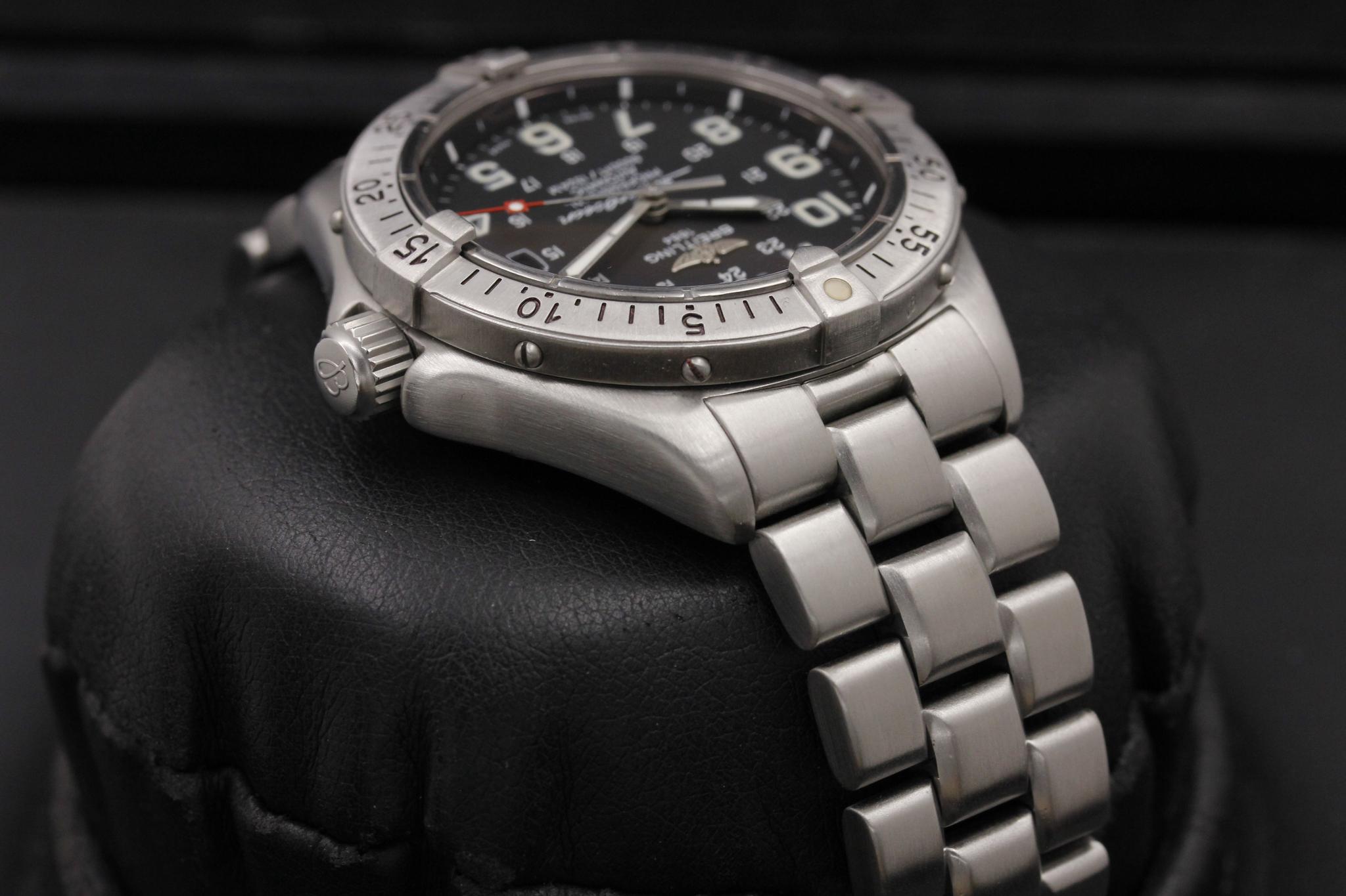 Watch Image 4